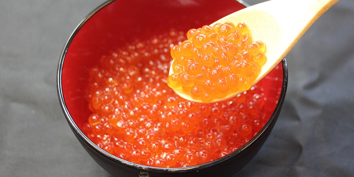 極上の味わい、北海道産の秋鮭の卵を使用したいくら醤油漬け - イザ！