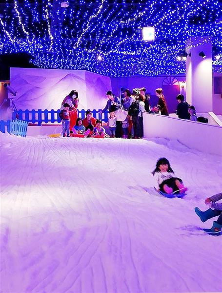 １年中雪遊びできる屋内遊園地 東京あそびマーレ ２７日オープン 産経ニュース