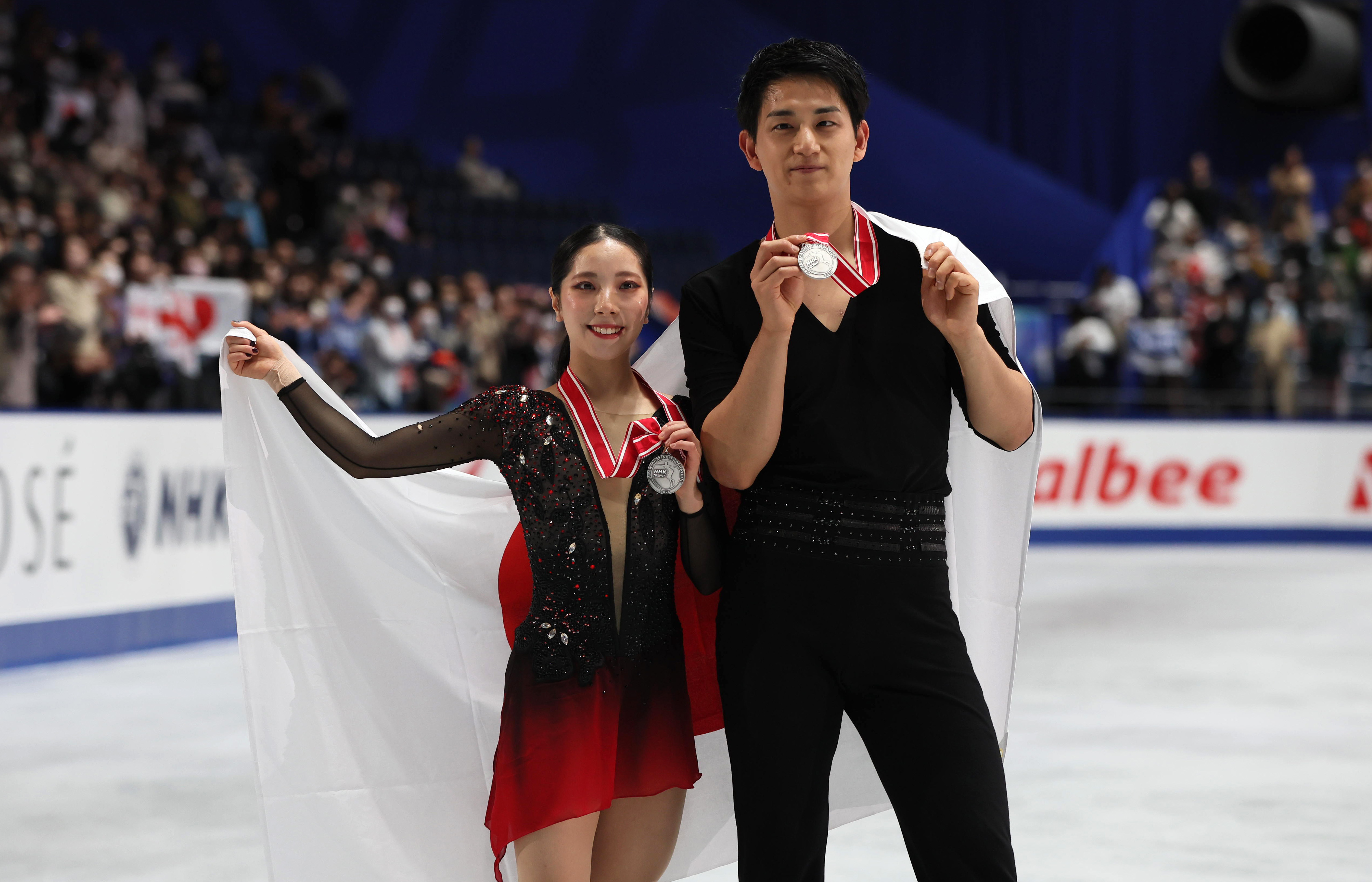 鍵山優真が2連覇、りくりゅう2位、ファイナルへ フィギュアスケートNHK