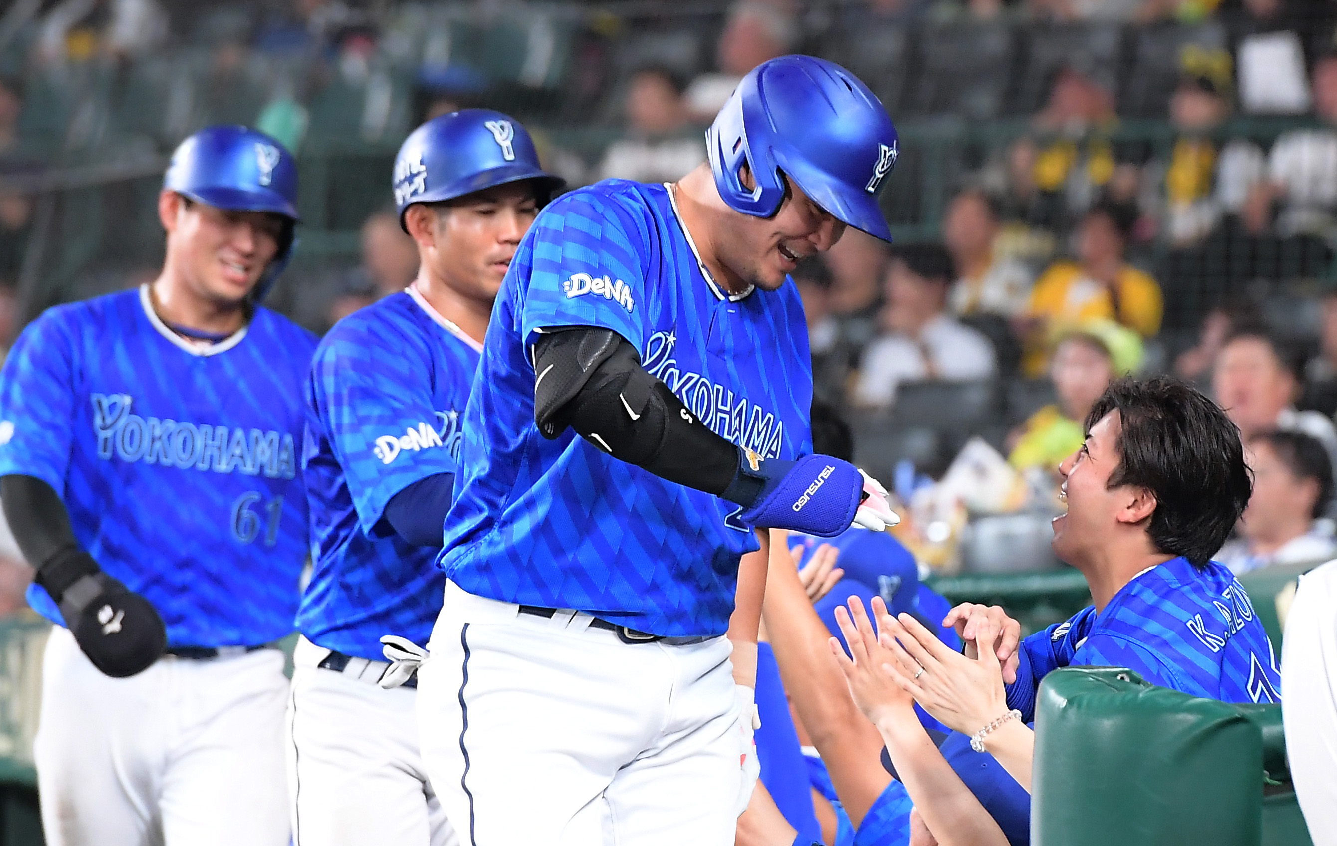 筒香嘉智が逆転V3ラン！牧＆宮崎離脱のDeNA牽引 甲子園で連勝！CS突破