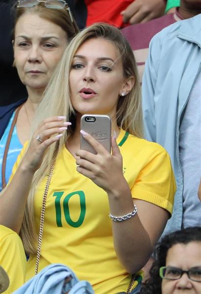 リオ女 写真特集 ブーイング浴びた 美しすぎるｇｋ 五輪彩るサッカー界の美女 産経ニュース