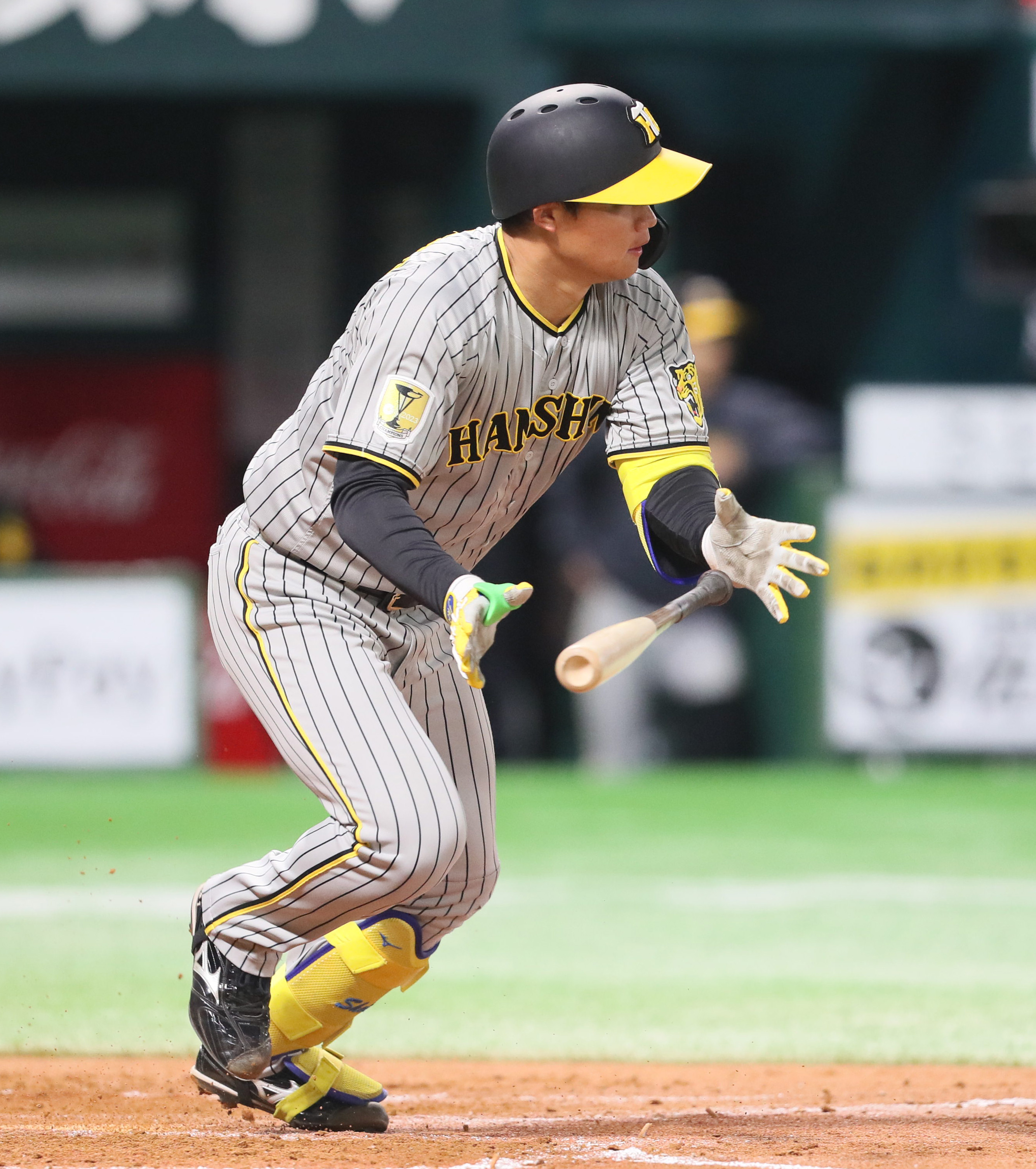 阪神・森下翔太、三種の神器打！！！ グリップが細いもの、従来のもの