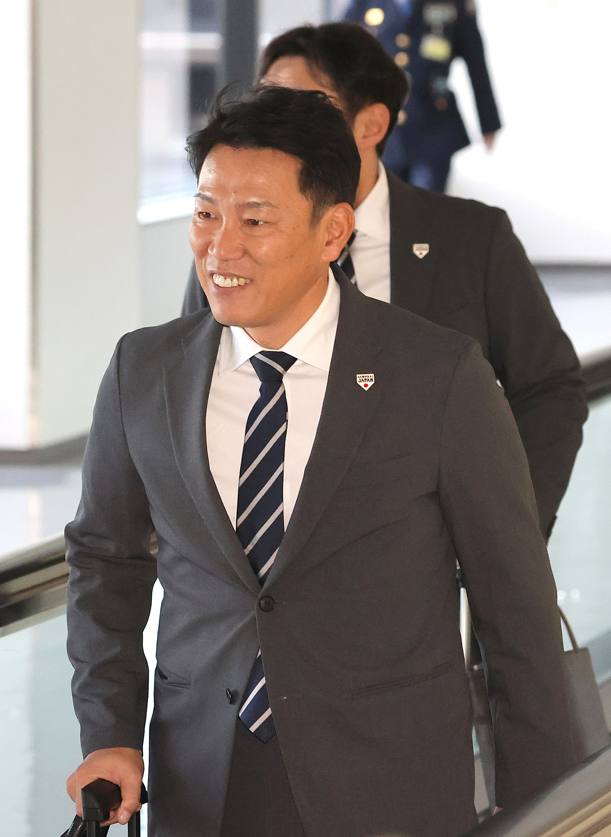 成田空港で「JPドラゴン」とニアミス 侍ジャパン・井端監督の複雑な