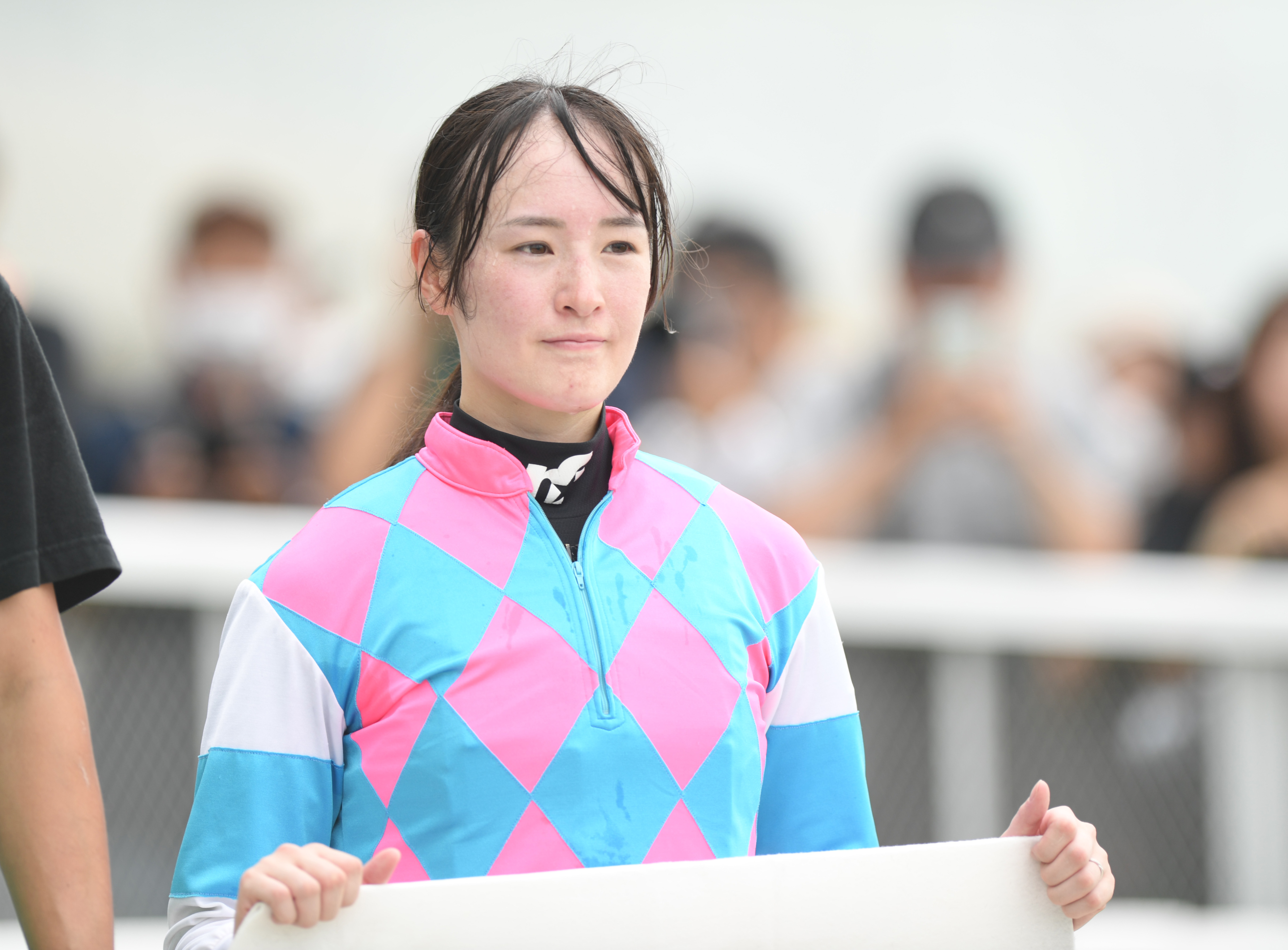 藤田菜七子騎手引退へ スマホ使用で騎乗停止処分 女性騎手でJRA