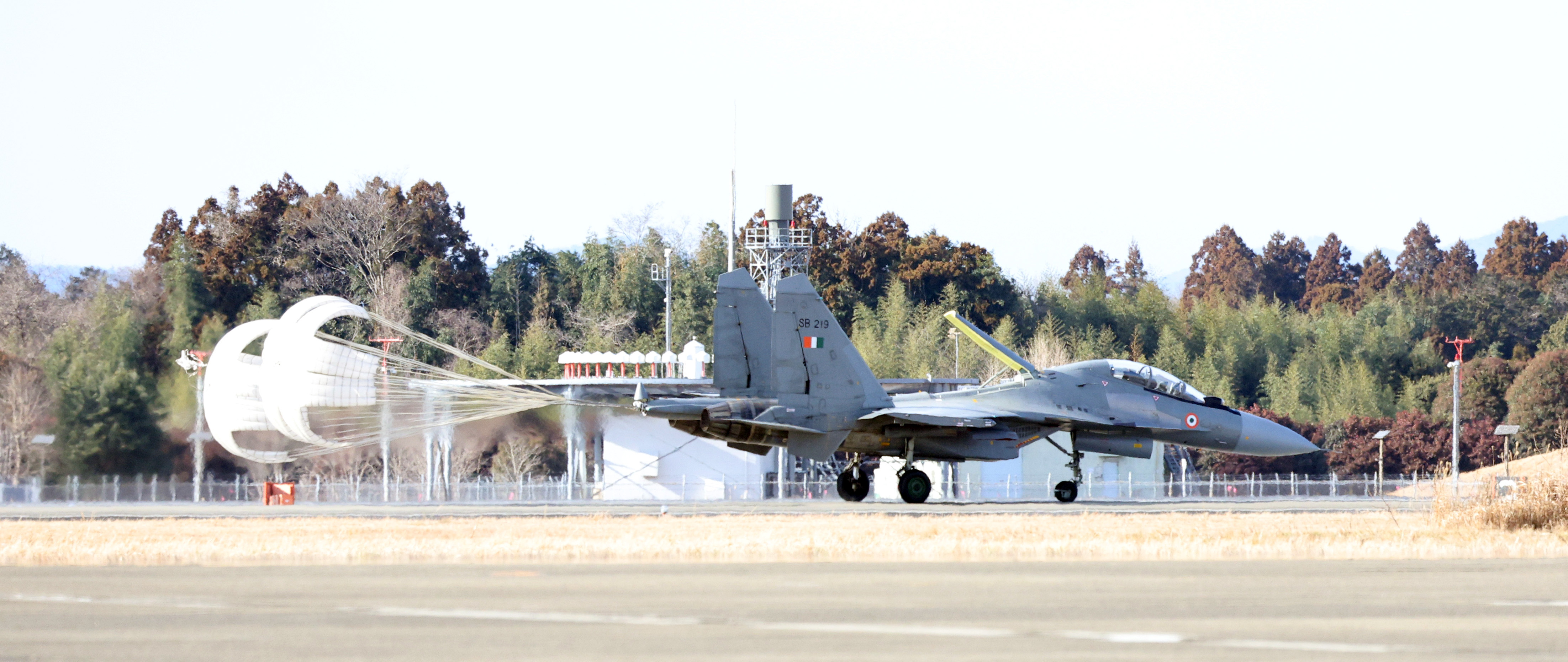 動画】【フォト＆動画】インド戦闘機が初飛来 空自百里基地