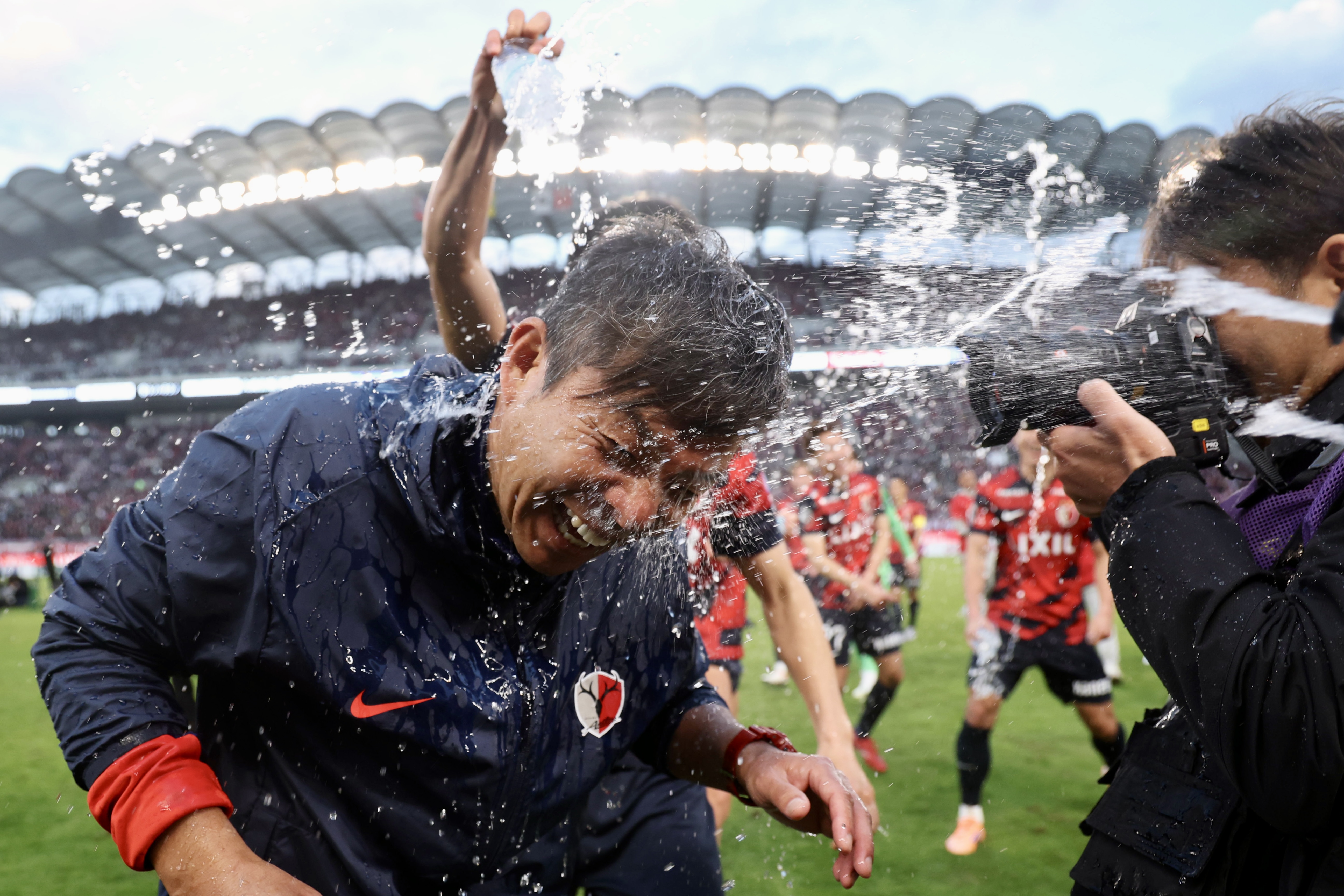 J1鹿島、王者復権9年ぶりV 鬼木達監督1年目で歓喜！得点王レオセアラが