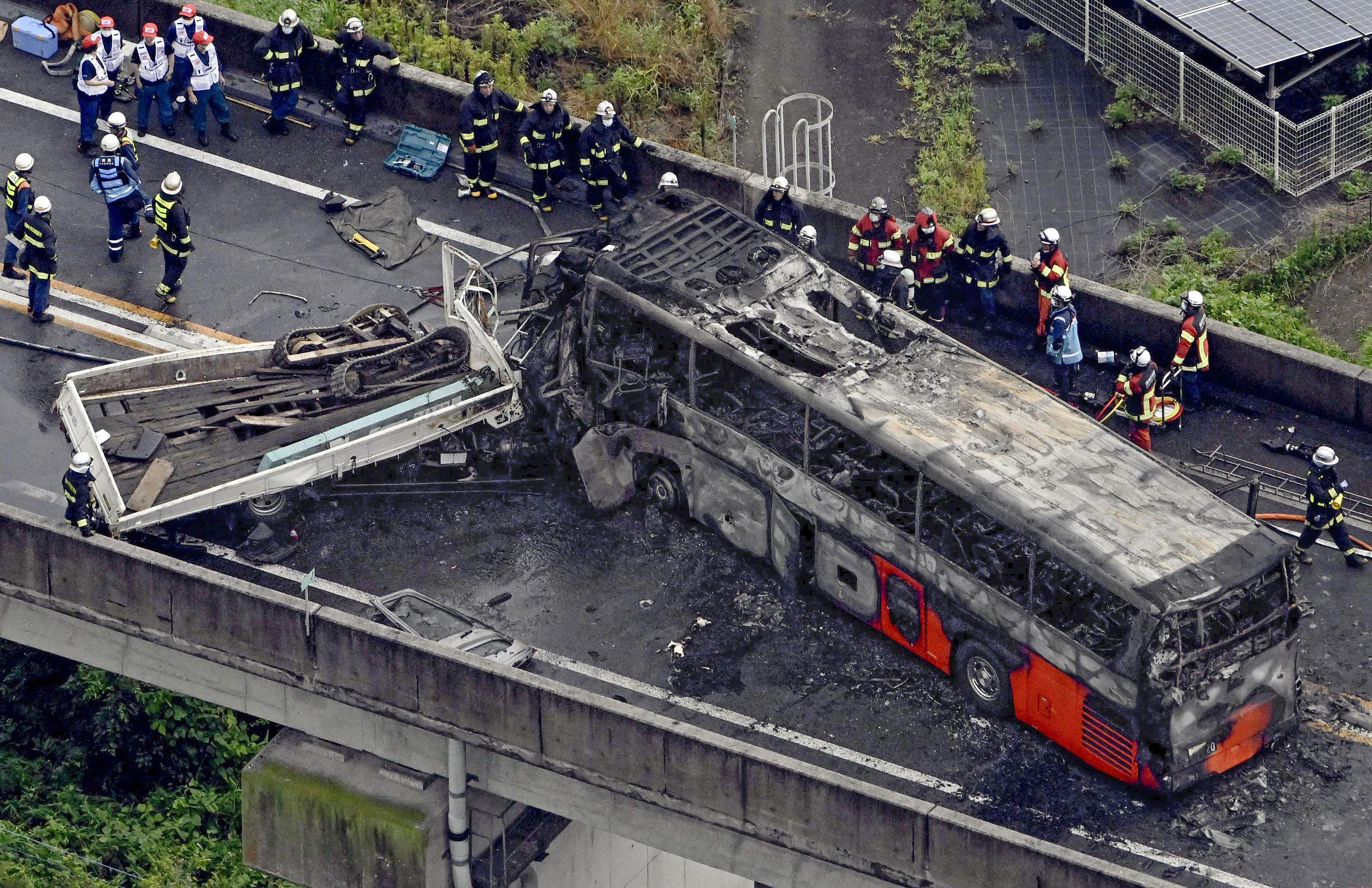 Kanye West: Touch the Sky 和訳と解説, image size:3178x2057