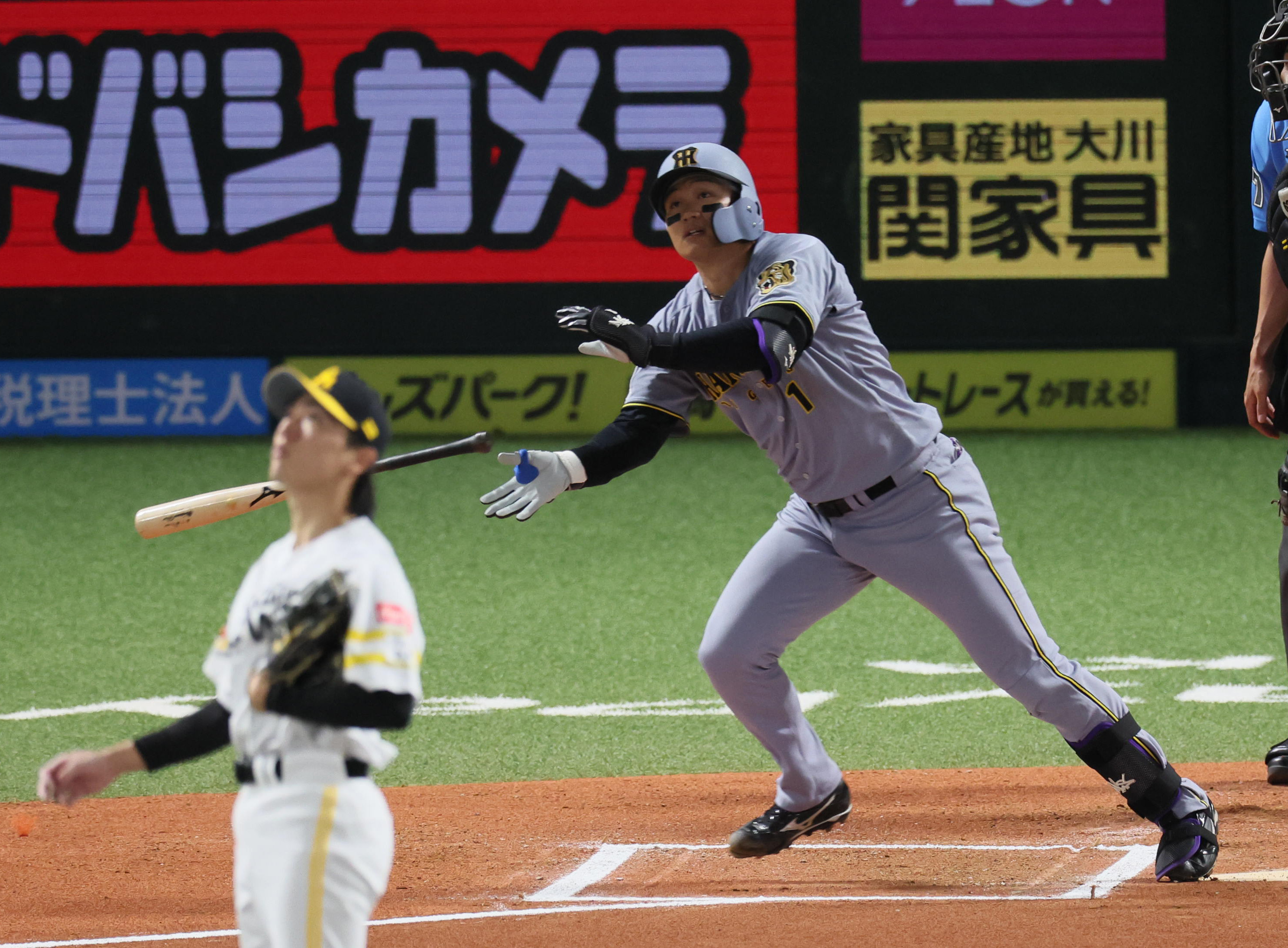 阪神・森下翔太がホームランキングに並ぶ15号！立石と初アベック弾