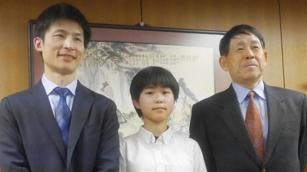 囲碁４世代棋士が誕生 張栩元五冠の長女・心澄さん、１３歳でプロに 