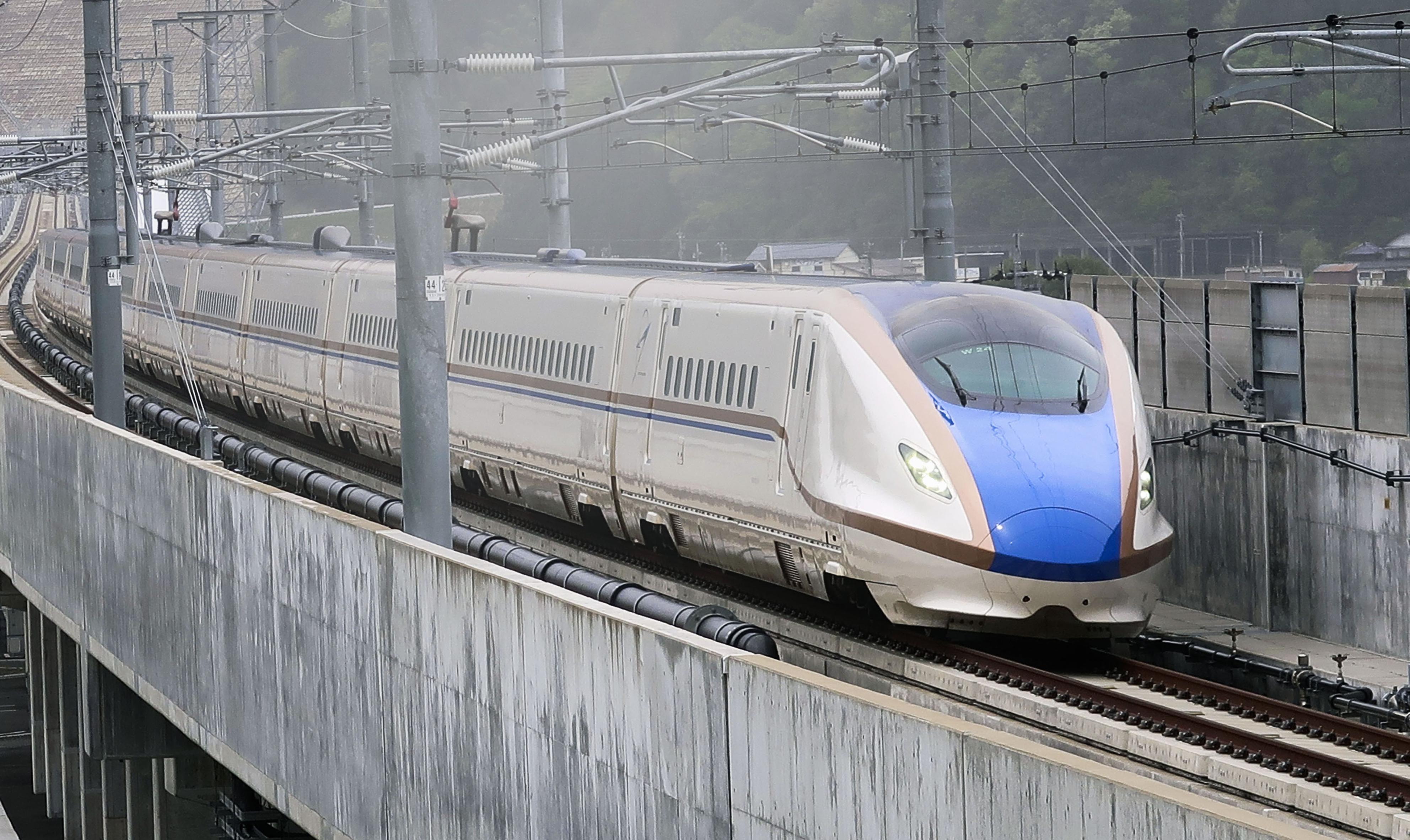 【最終値下げ】西日本鉄道百年史 厳選！】【西鉄電車100年】実家の敷地に「200形」車両 床は木製