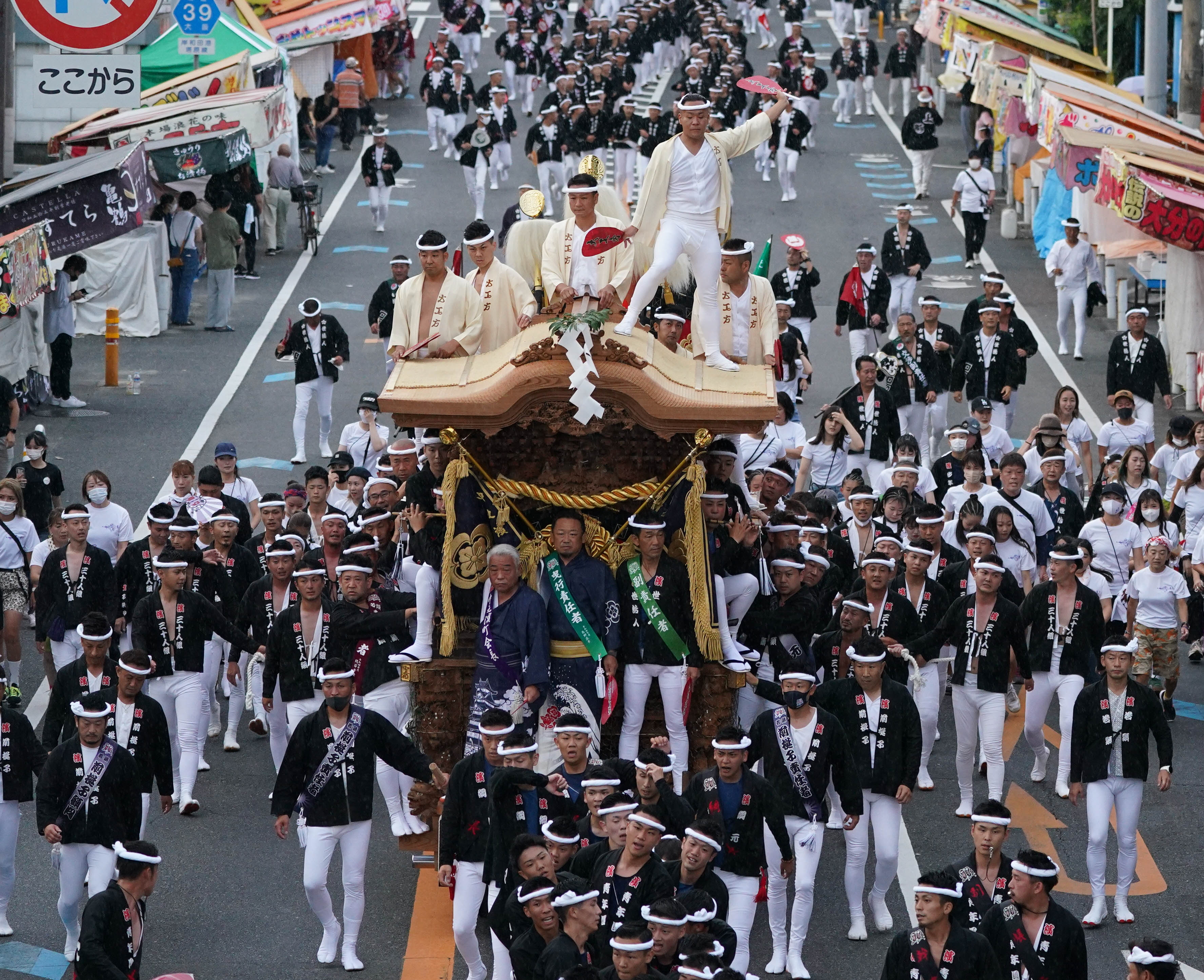 戦災から復興７０年 岸和田・中之濱町のだんじり 町民、彫物師の