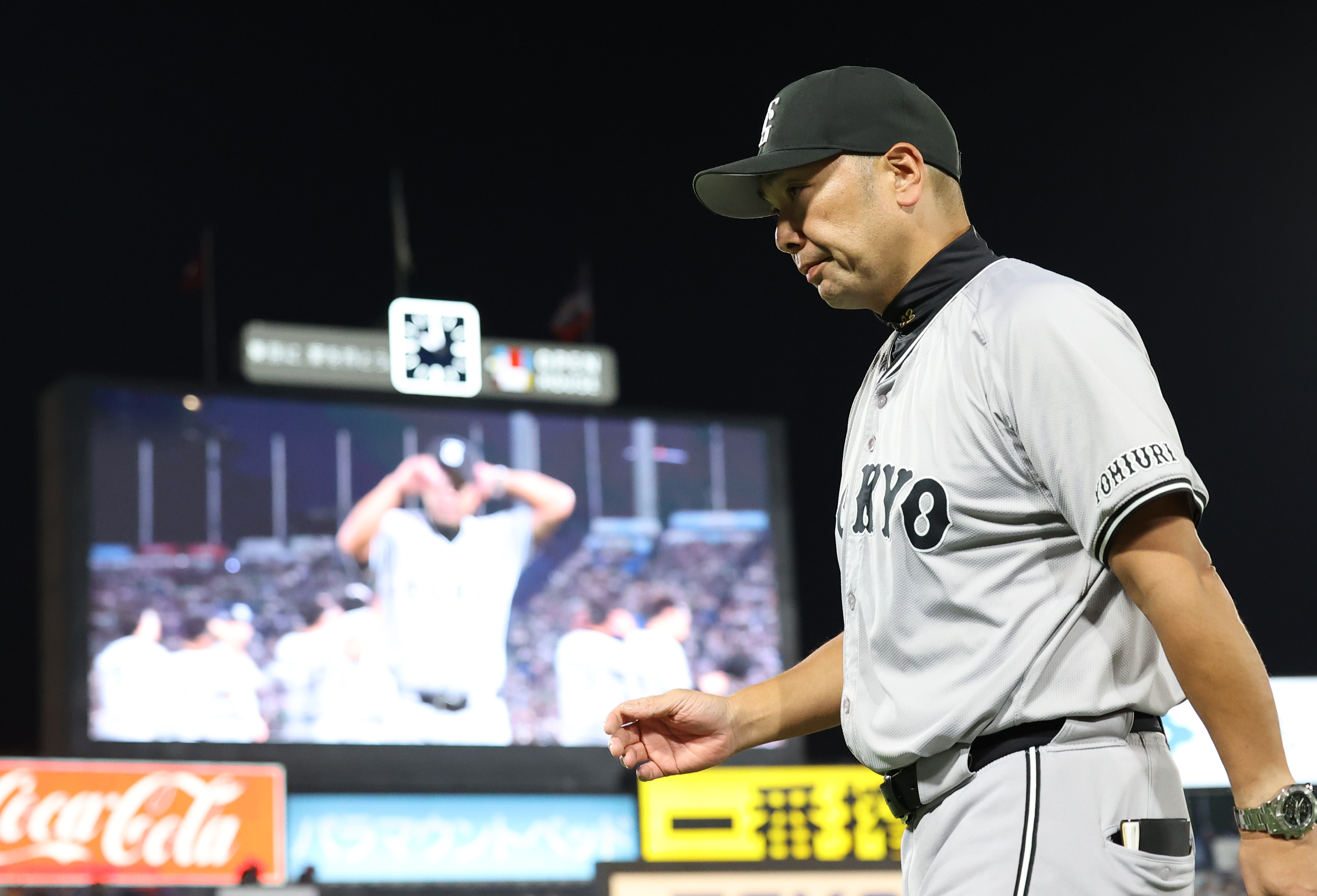 巨人・阿部慎之助監督、3位確定も残り2試合へ「東京ドームで勝つ