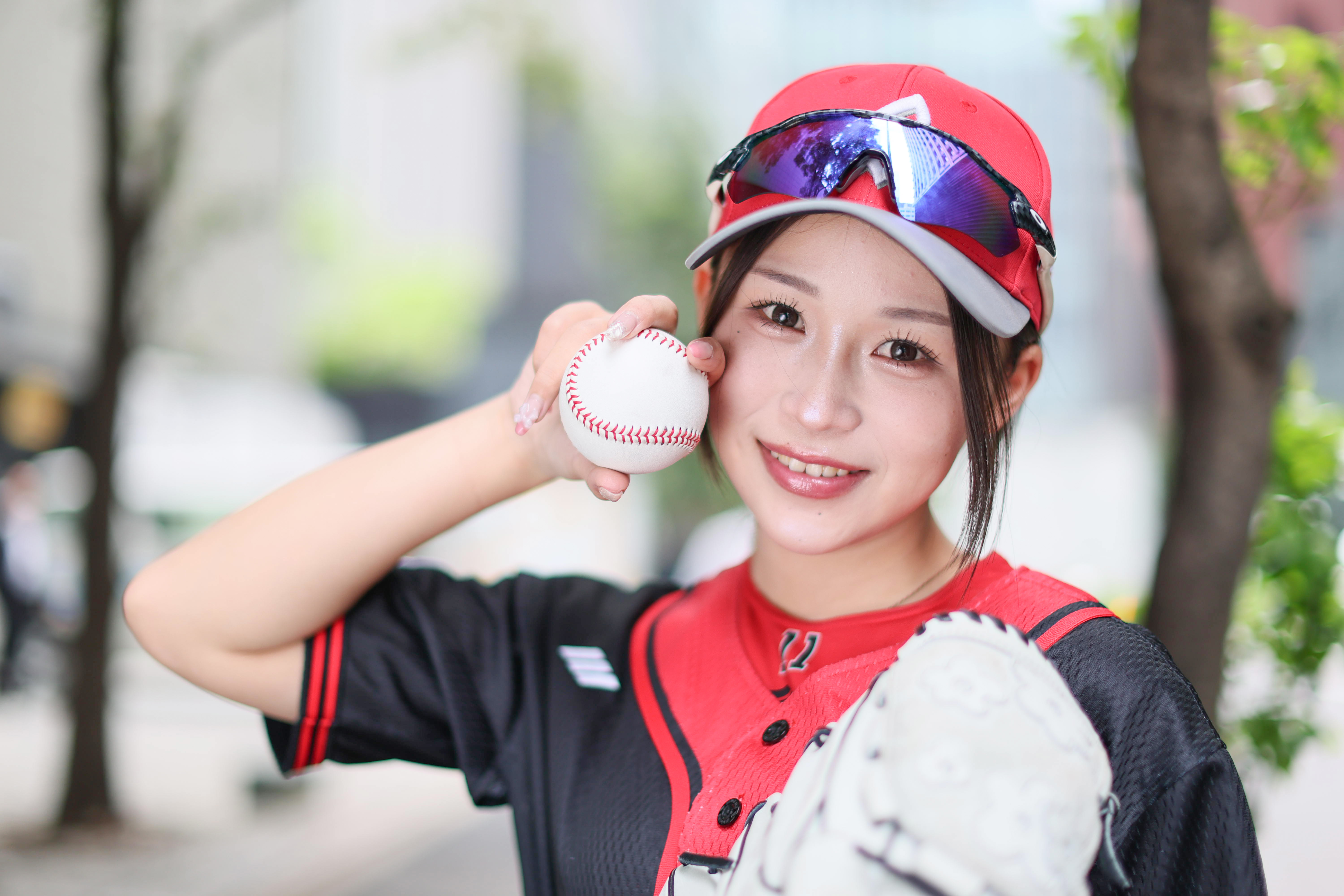 最強野球女子、松本里乃が芸能界で本格登板 最速124キロの国宝級