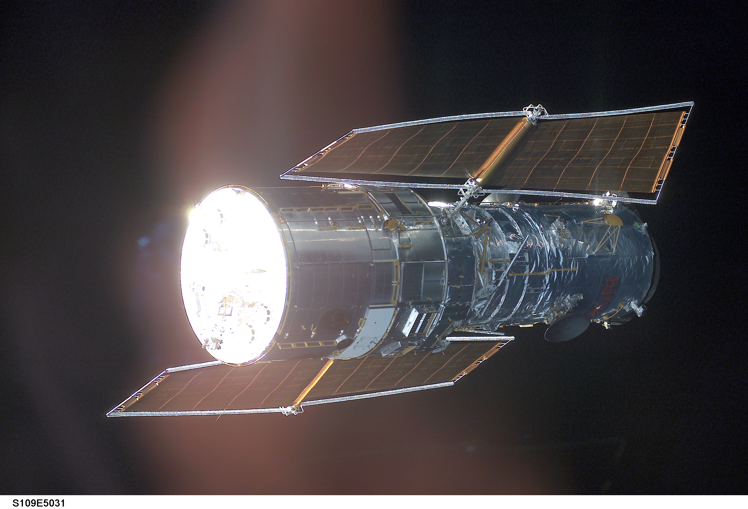ハッブル宇宙望遠鏡が「最遠の星」発見 なぜ129億年前の微弱な光