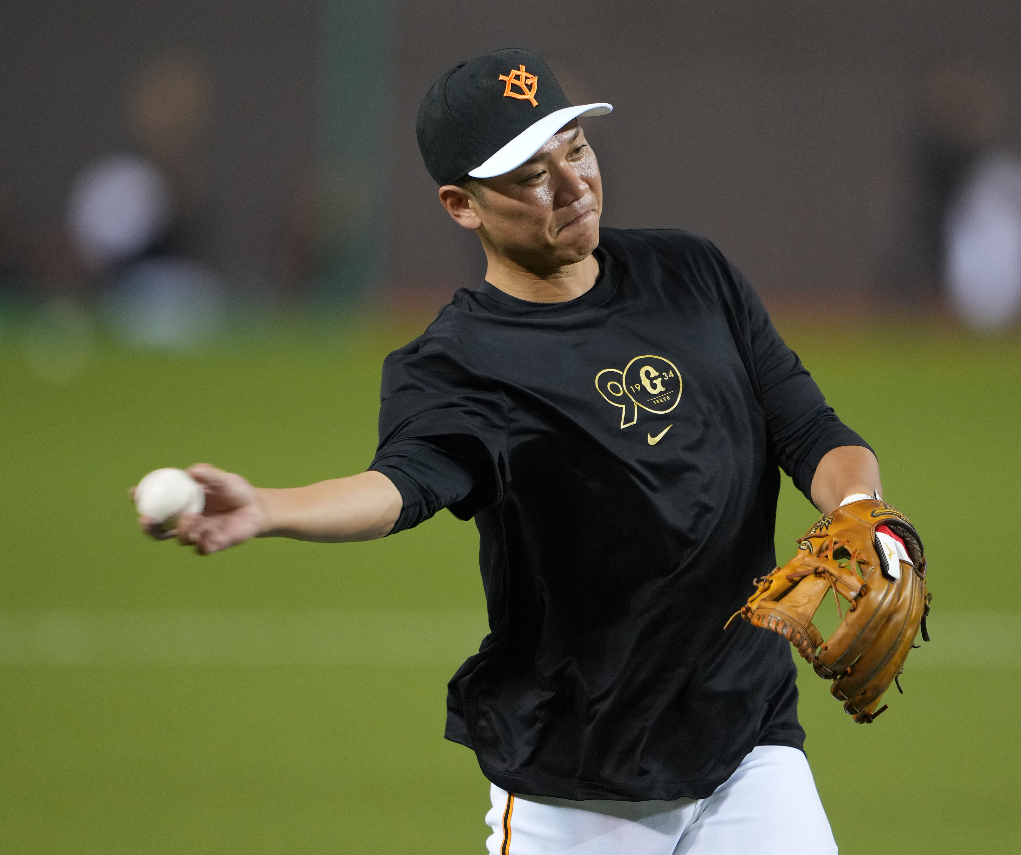 巨人・坂本勇人が長野久義の囲み取材に〝潜入〟台湾メディアからも笑い