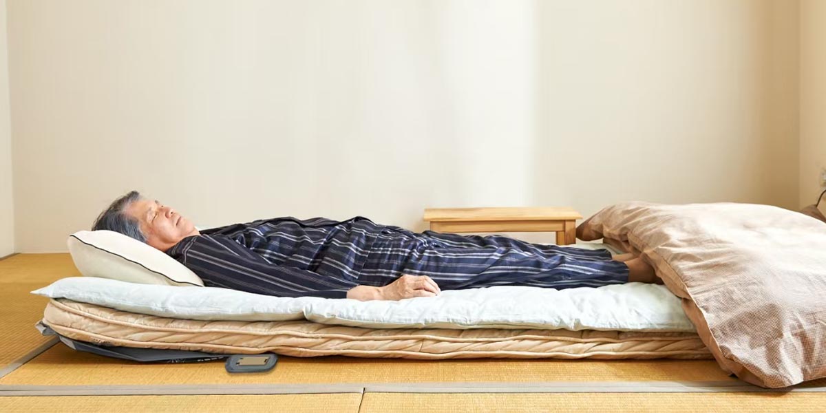布団の下に敷くだけで“電動ベッド”に！便利な充電式に進化したエアー