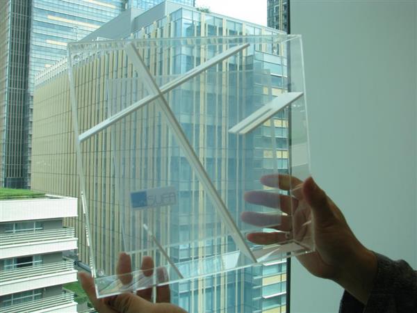 スゴ技ニッポン スポンジが透明に 京大発ベンチャーが開発した 窓用断熱材 がすごい 1 3ページ 産経ニュース