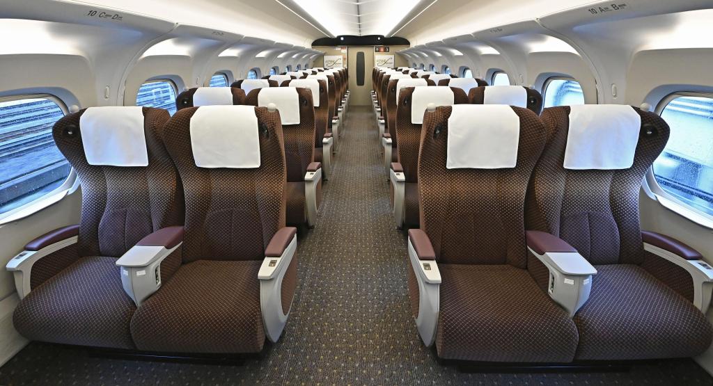 東海道新幹線「のぞみ」で新サービス 1人で2席グリーン車予約 広く