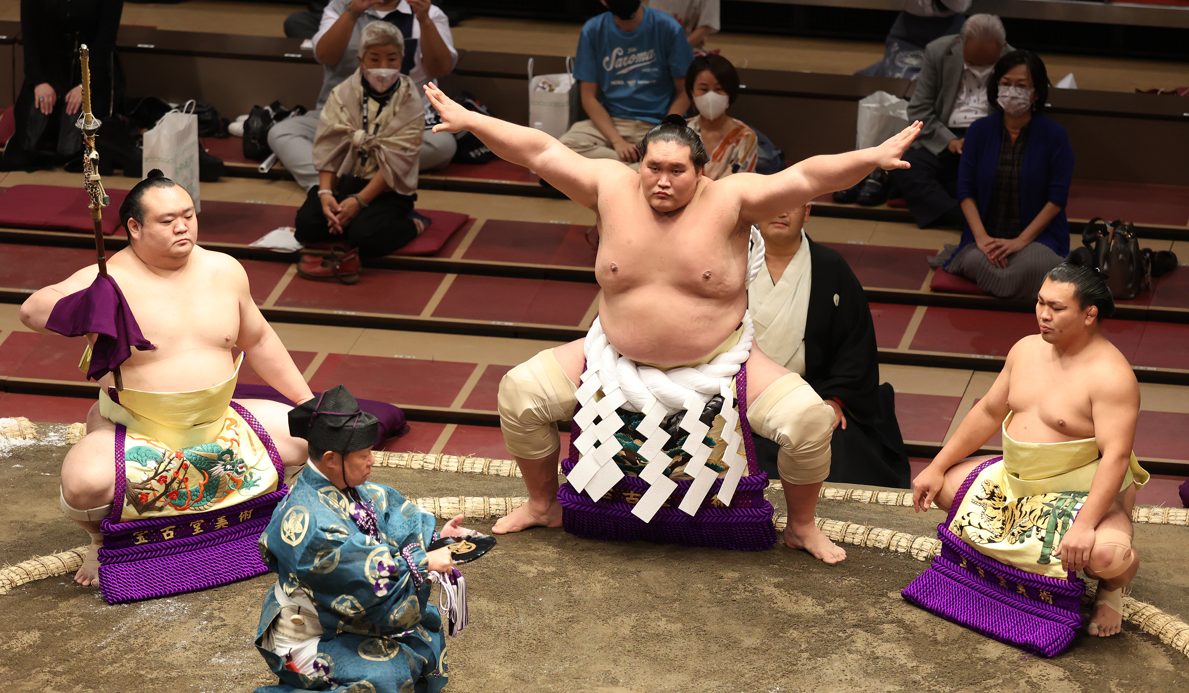 一人横綱」照ノ富士が白星発進！！「責任持って土俵へ上がり頑張る