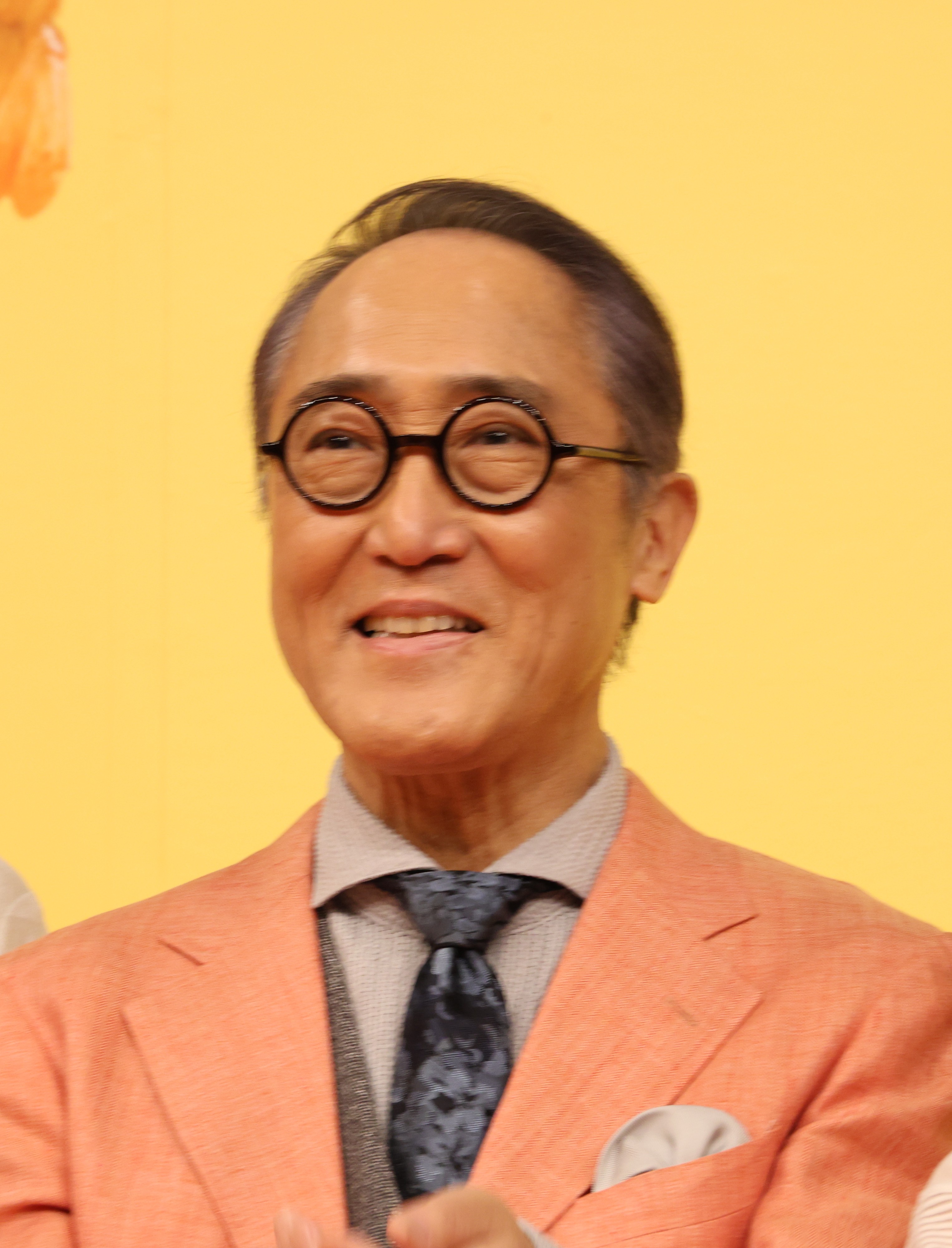 松山ケンイチ「SNS隊長」として暗躍！ 現場に自前の機材を持ち込み