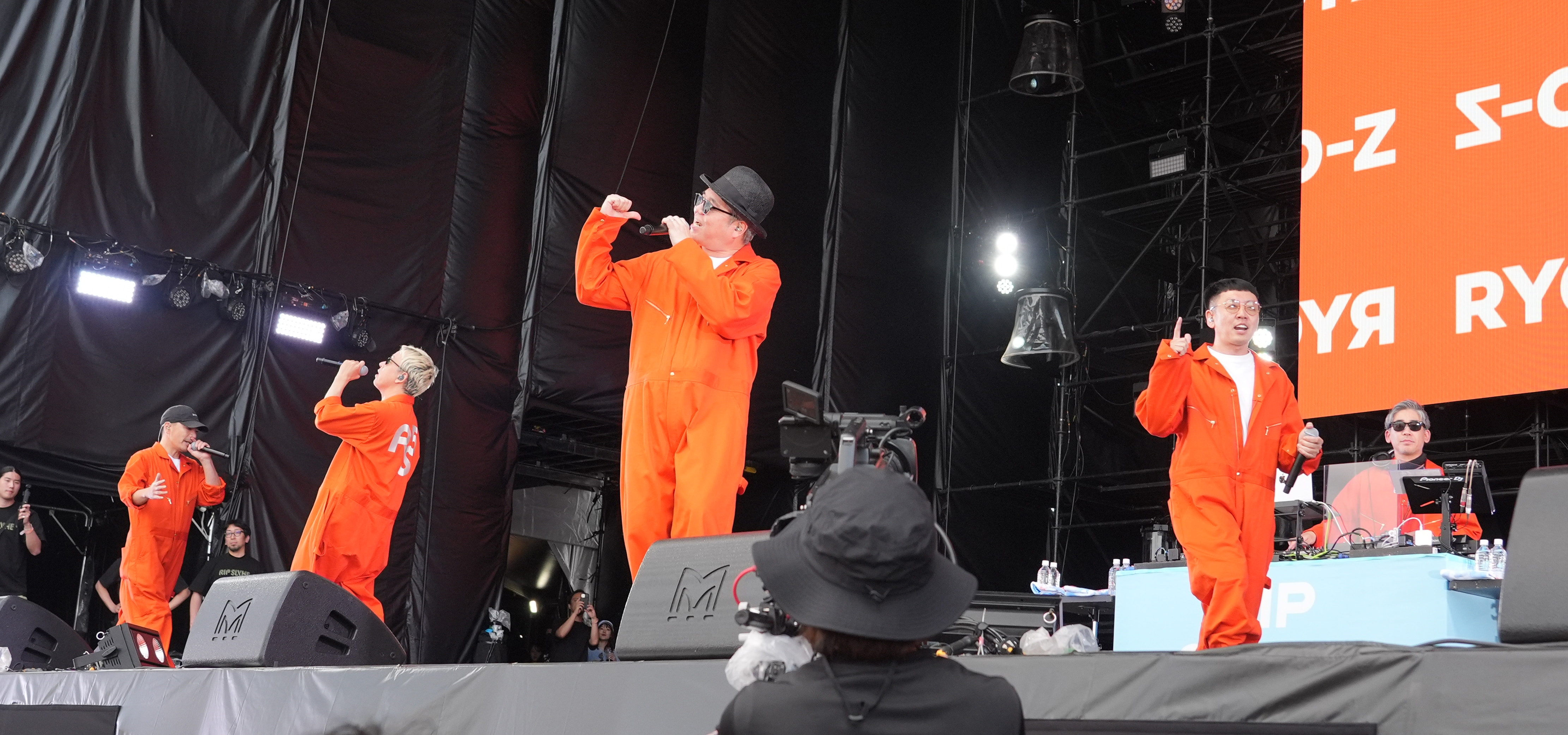8年ぶり5人のRIP SLYMEにファン歓喜！初夏の『楽園』ベイベー 野外