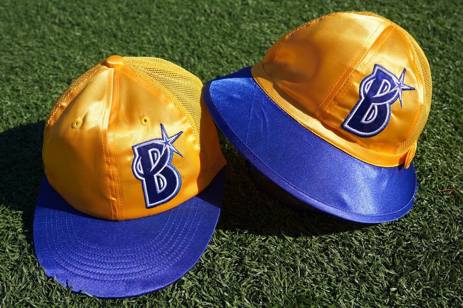 DeNAが球団オリジナルデザインの通学用帽子を作成 2026年度の新入学生