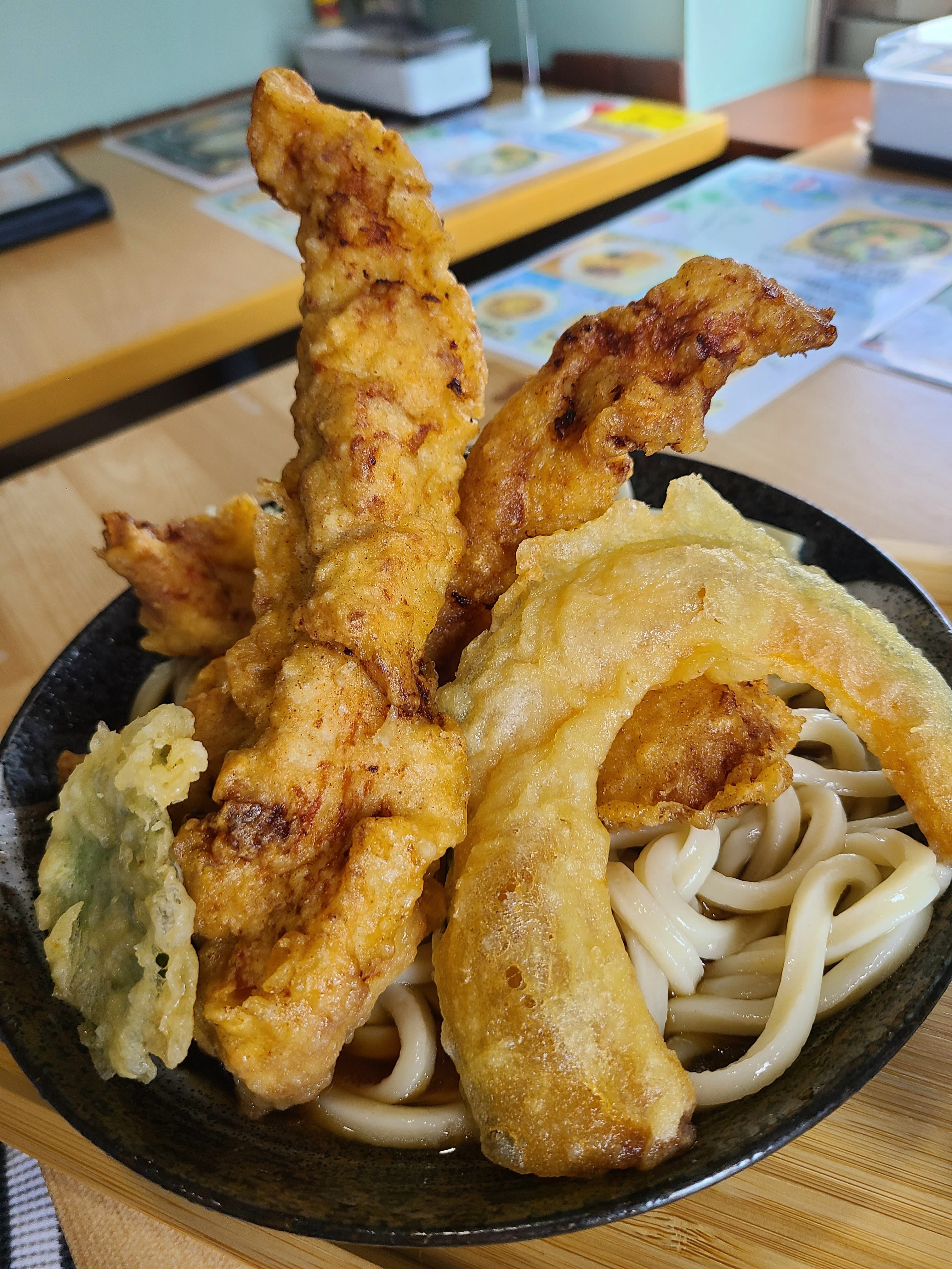 どちらも本格的 幸手の「自家製うどん パフェ喫茶くぅぅ」味・量ともに