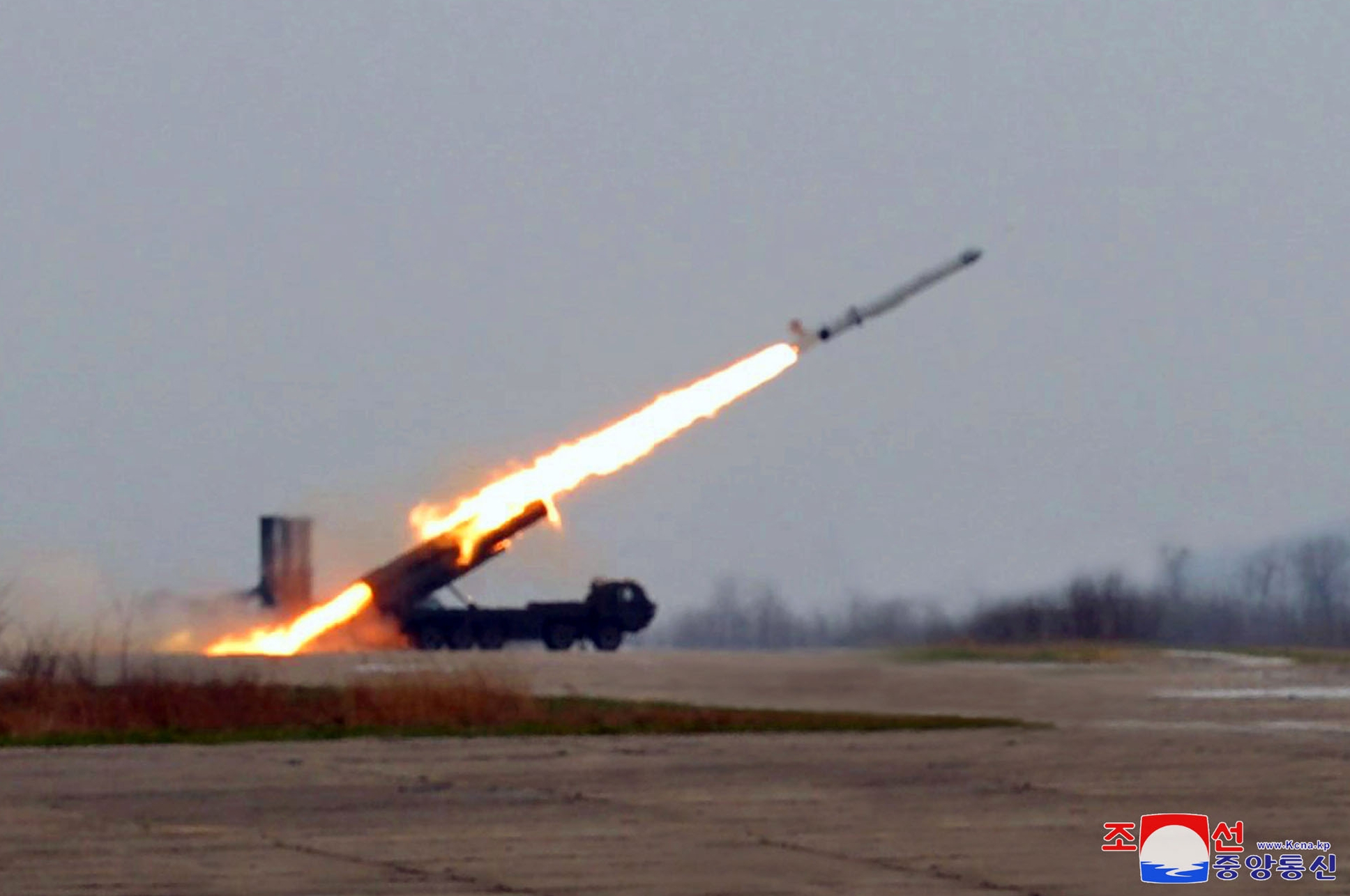北朝鮮19日に巡航ミサイル発射「超大型弾頭の威力確認」 前回2月 