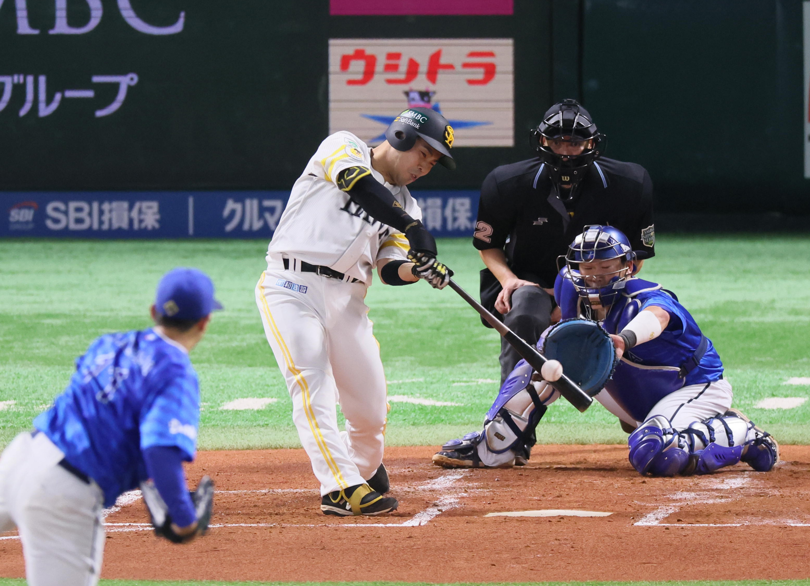 今シリーズ初スタメンのソフトバンク・近藤健介が同点タイムリー