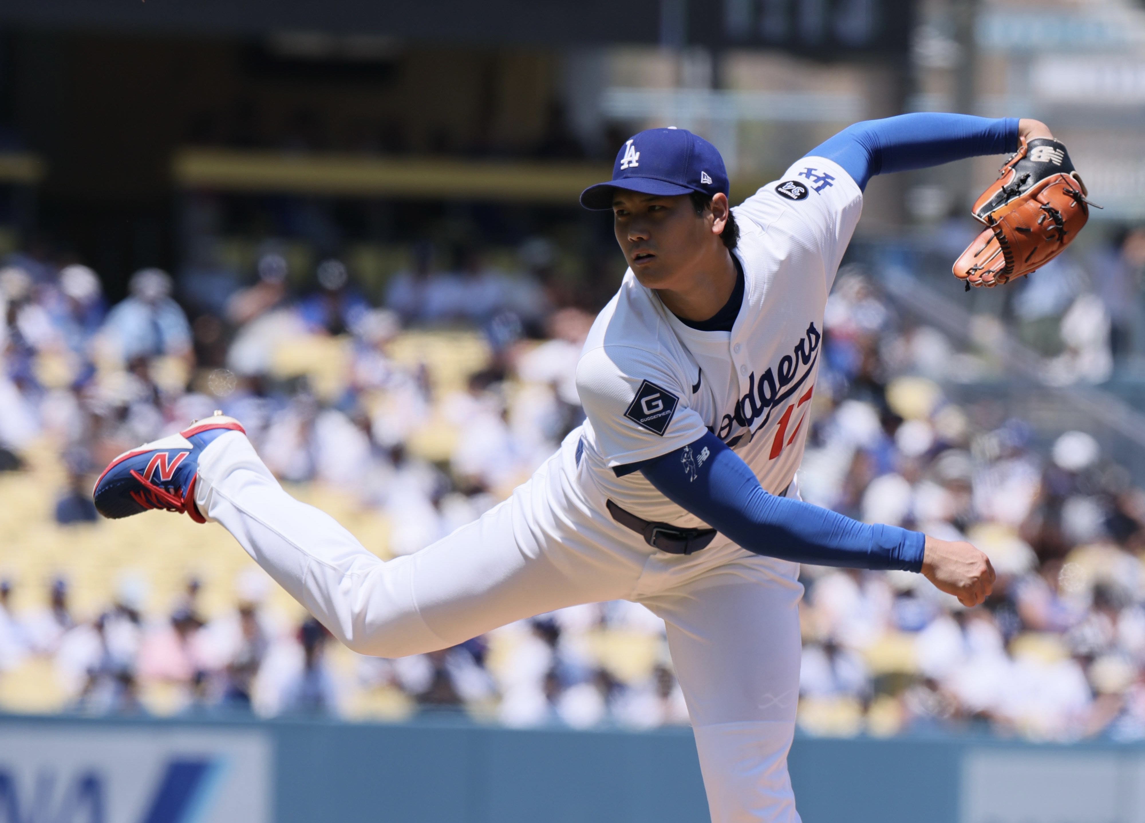 【限定223個】大谷翔平選手史上初3年連続20本塁打+100奪三振2体人形 20210602_ohtani2_reu-560x373.jpg
