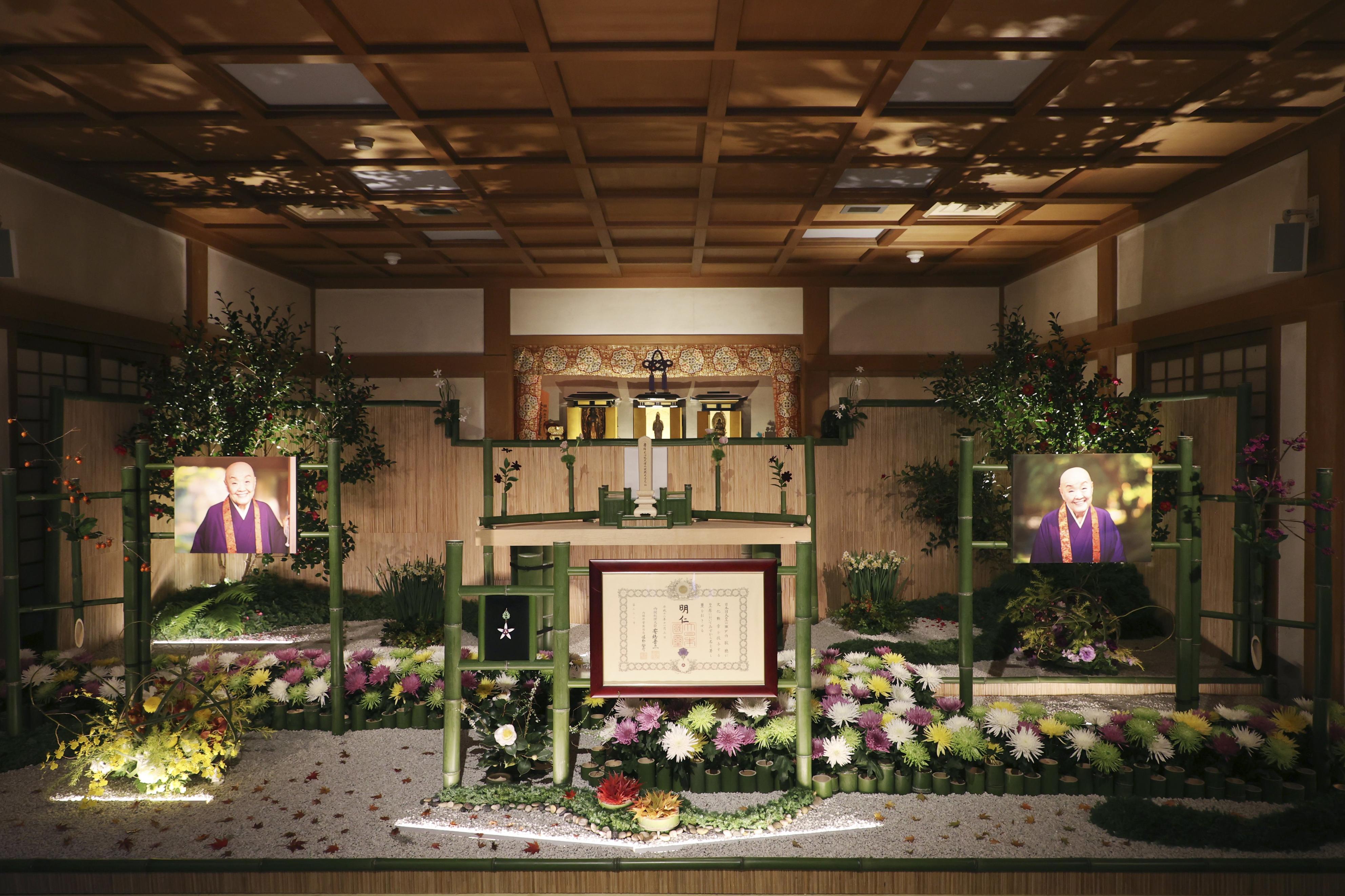 瀬戸内さんにファンが別れ 京都・寂庵でしのぶ会 - 産経ニュース