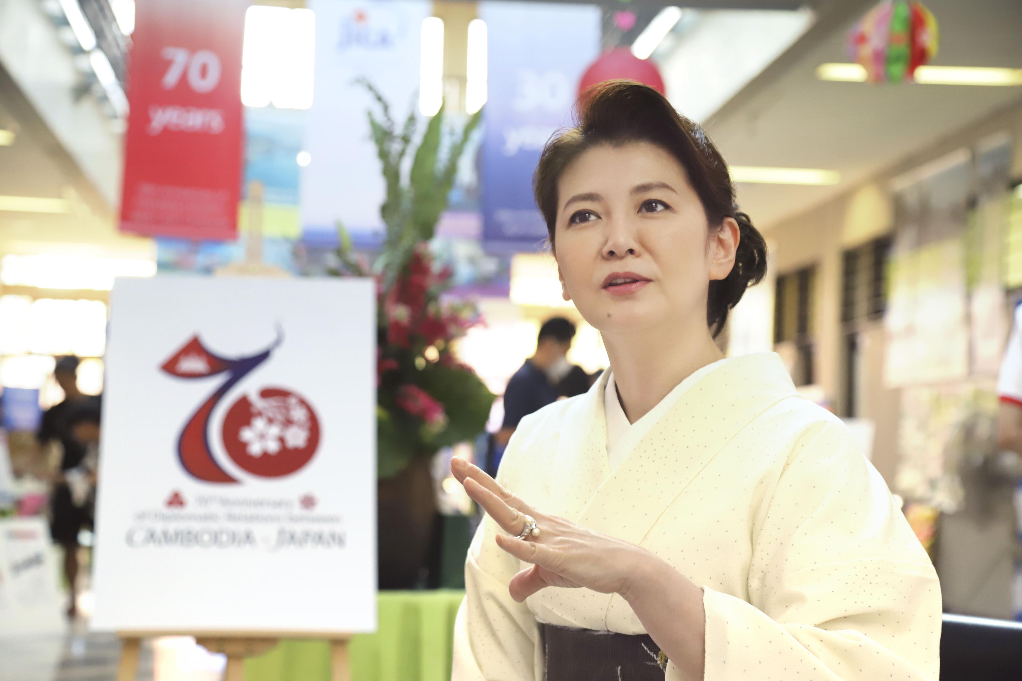 南野陽子さん、カンボジアでコンサート 友好70年 - 産経ニュース