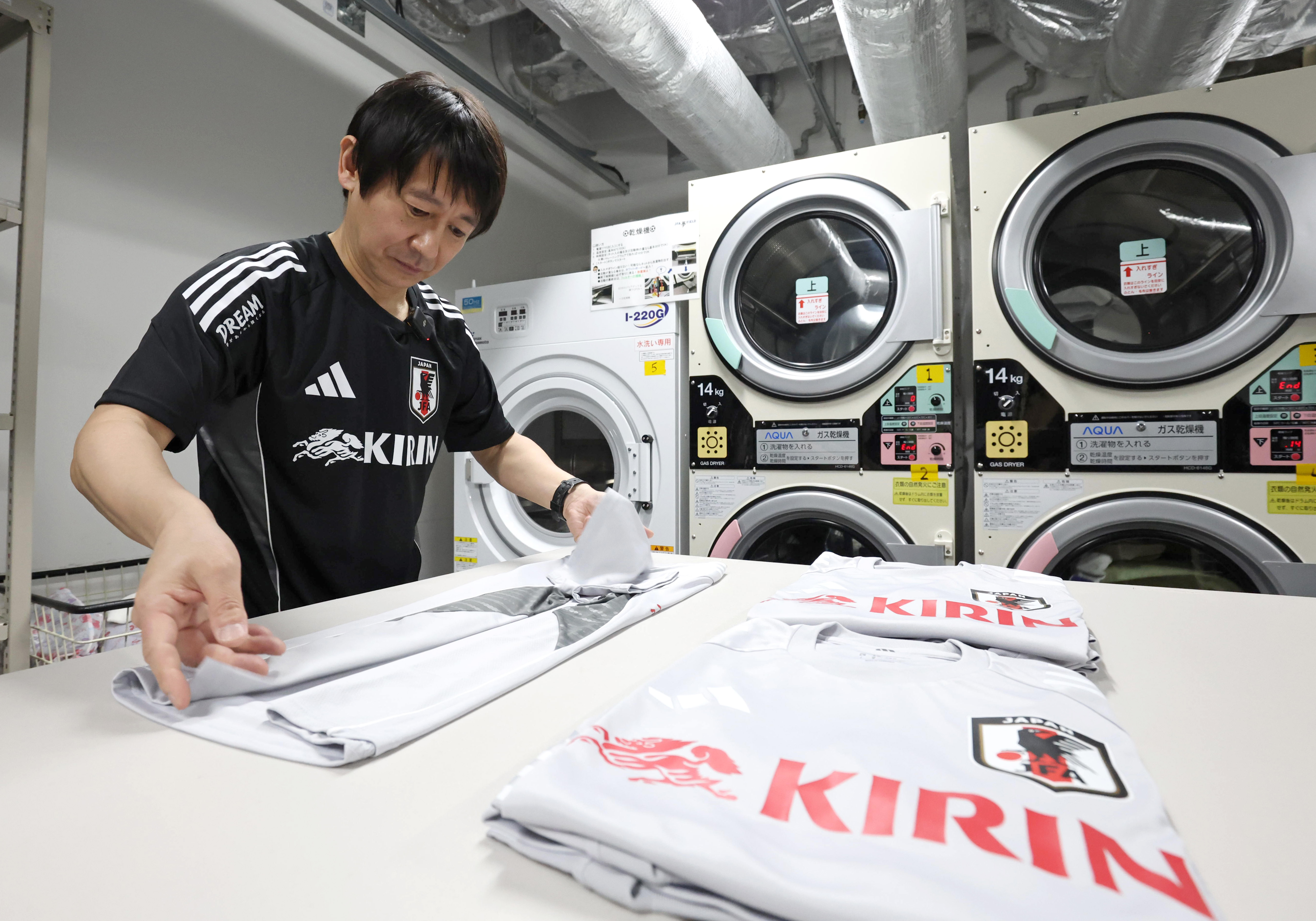 動画】サッカー日本代表支える「洗濯の守護神」 洗うユニホーム500枚