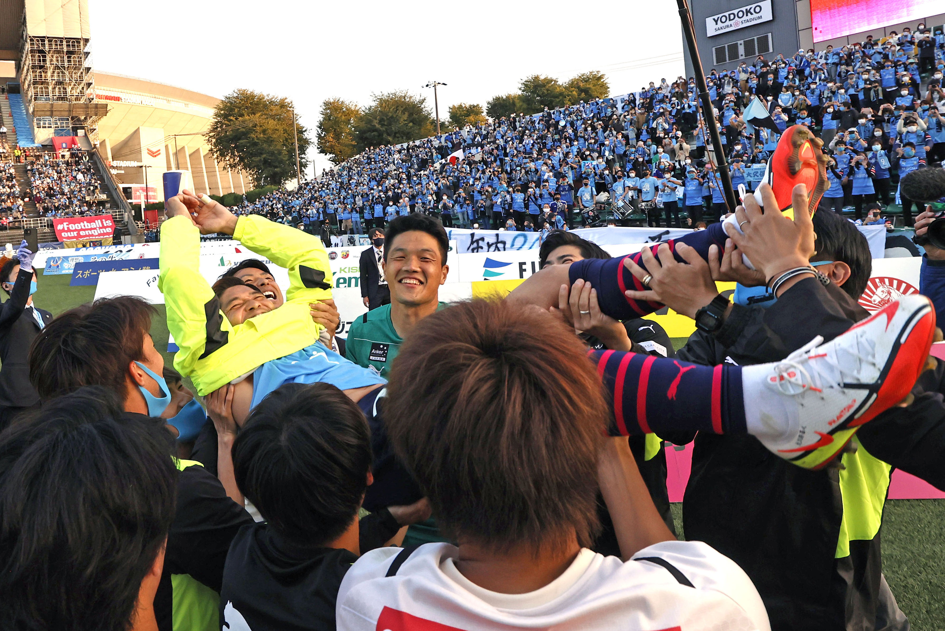 大久保嘉人、古巣・背番号と同じ「13」回胴上げ 引退発表一