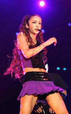 安室奈美恵 ２６年の軌跡 ２ 小室から卒業 ステージアスリートに変身 1 2ページ サンスポ