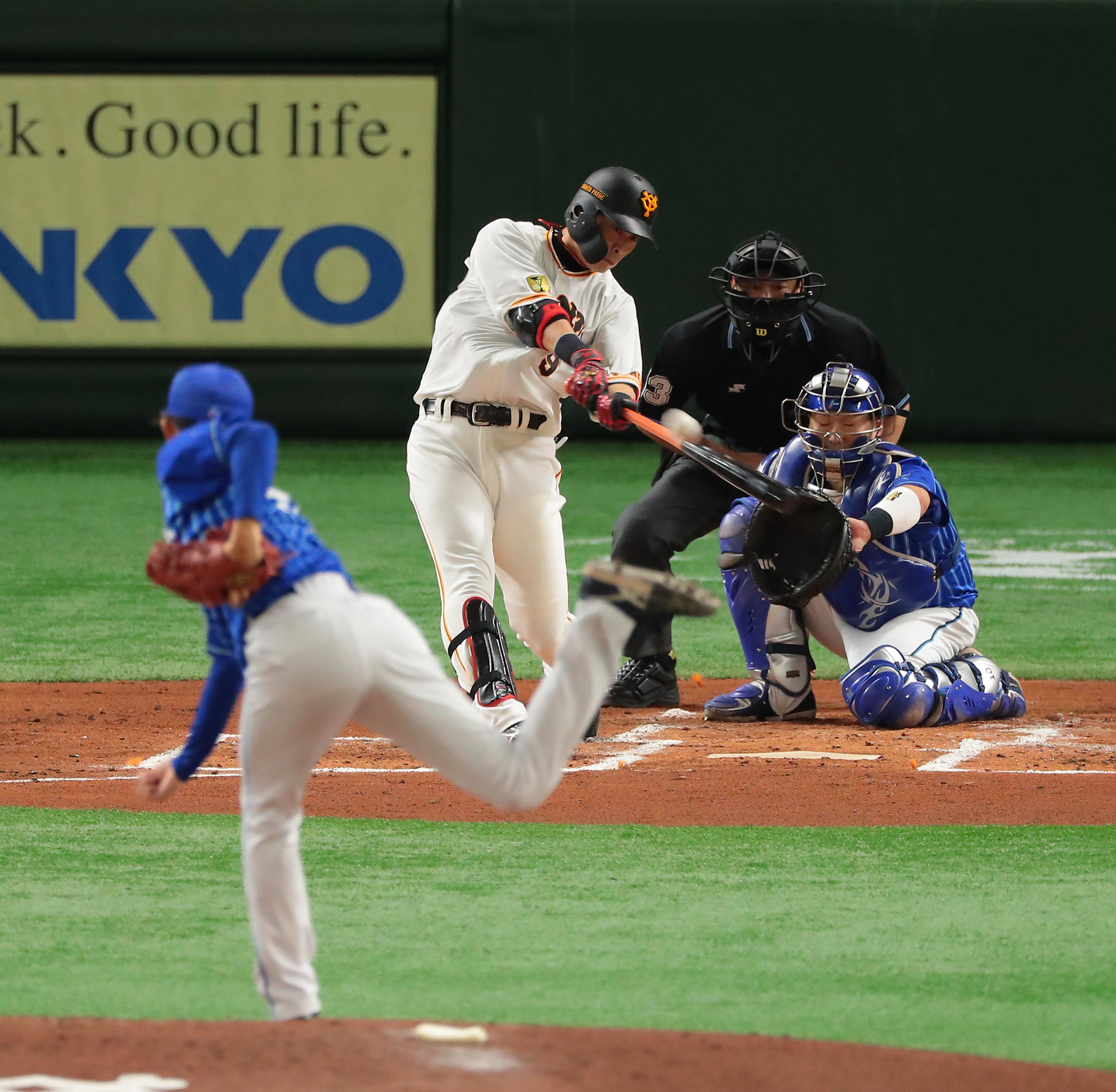 元気な３９歳 巨人 亀井がポール直撃の３号ソロ 前夜は決勝犠飛 サンスポ
