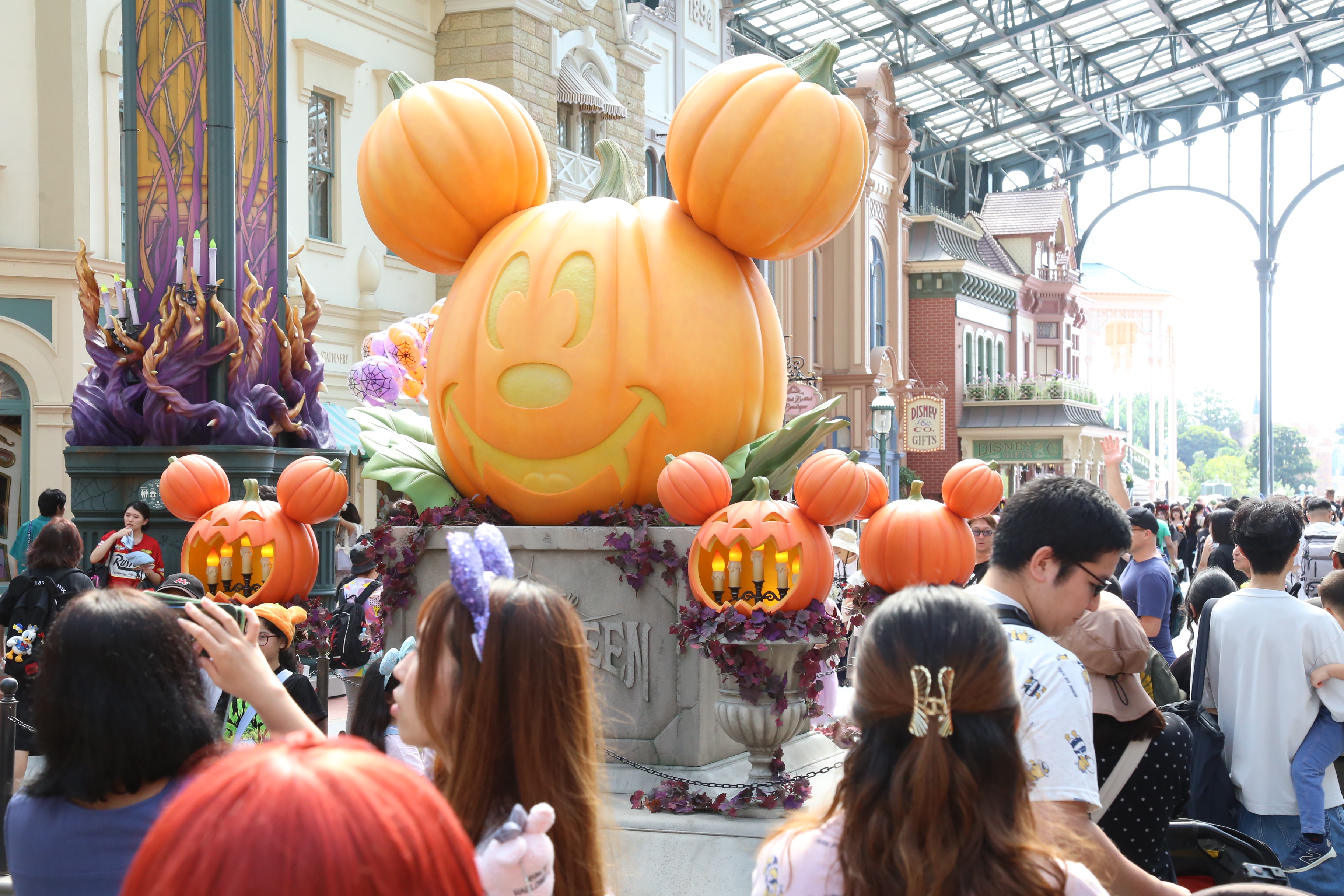 ディズニー、秋の定番イベントが17日開幕 キャラの全身仮装も初の