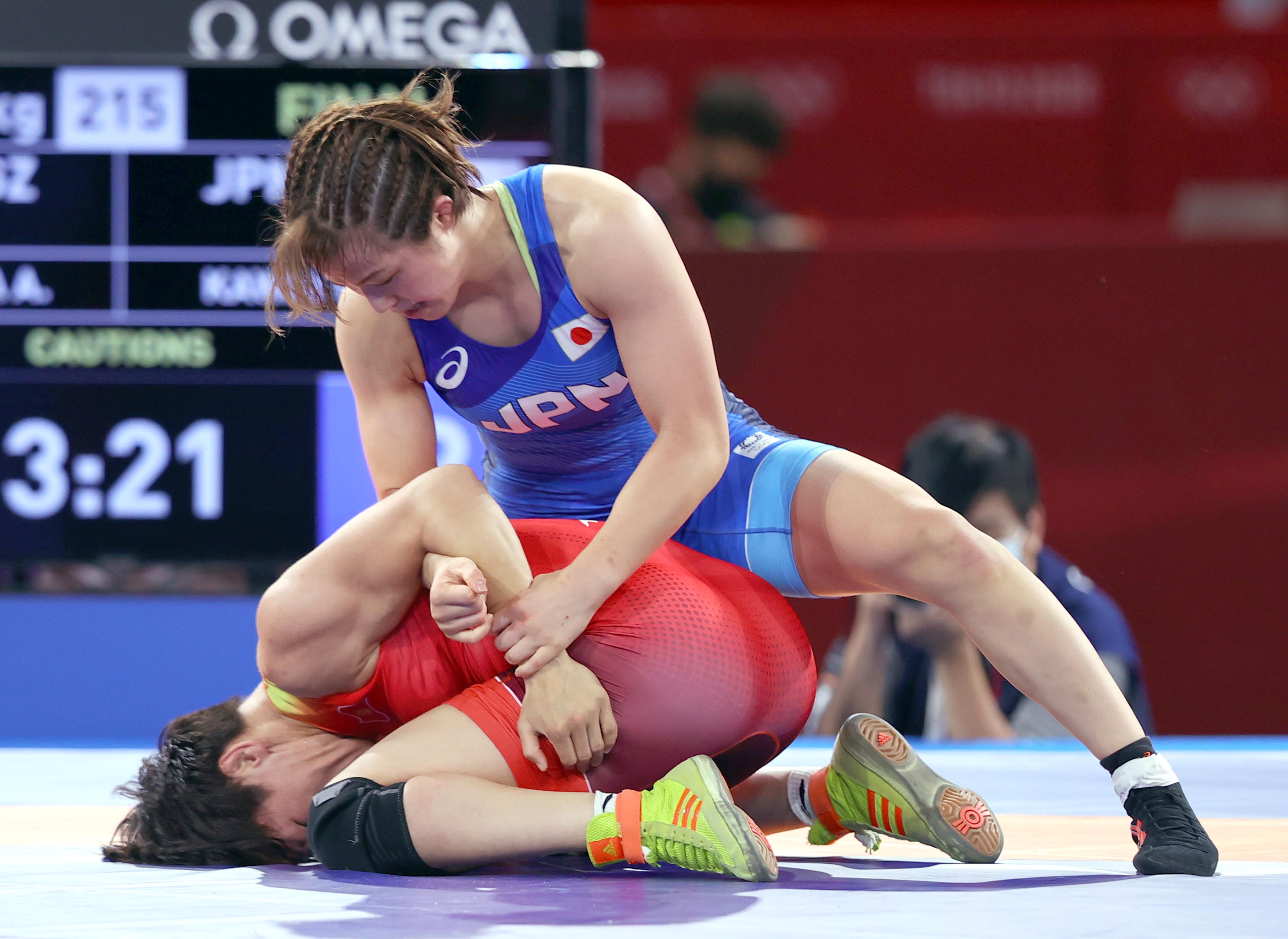 川井友香子 ６２キロ級金メダル 姉 梨紗子は５７キロ級決勝進出で連覇に王手 レスリング サンスポ