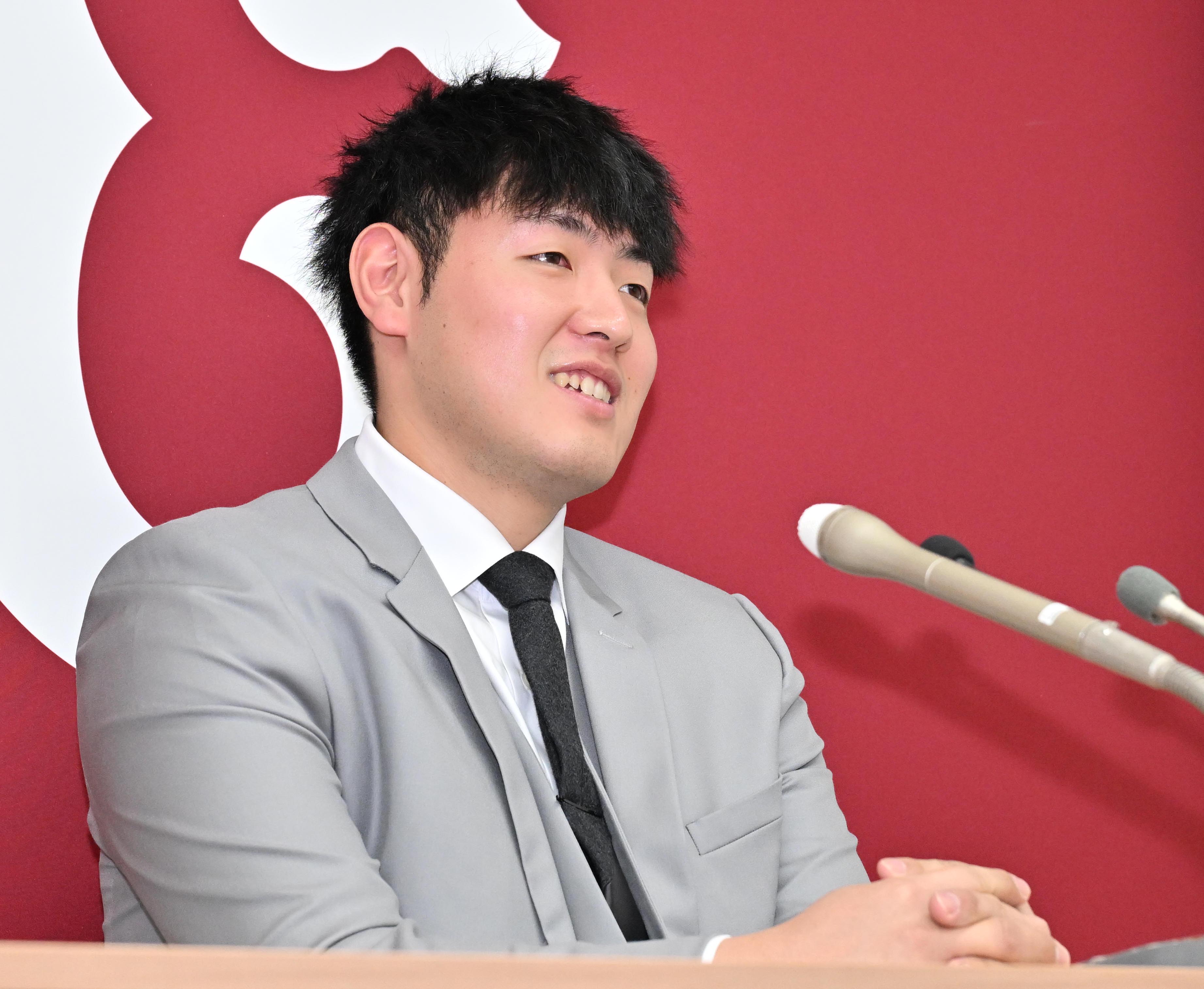 データBOX】巨人・岡本和真が5・4億円で更改 球団生え抜きの5億円以上