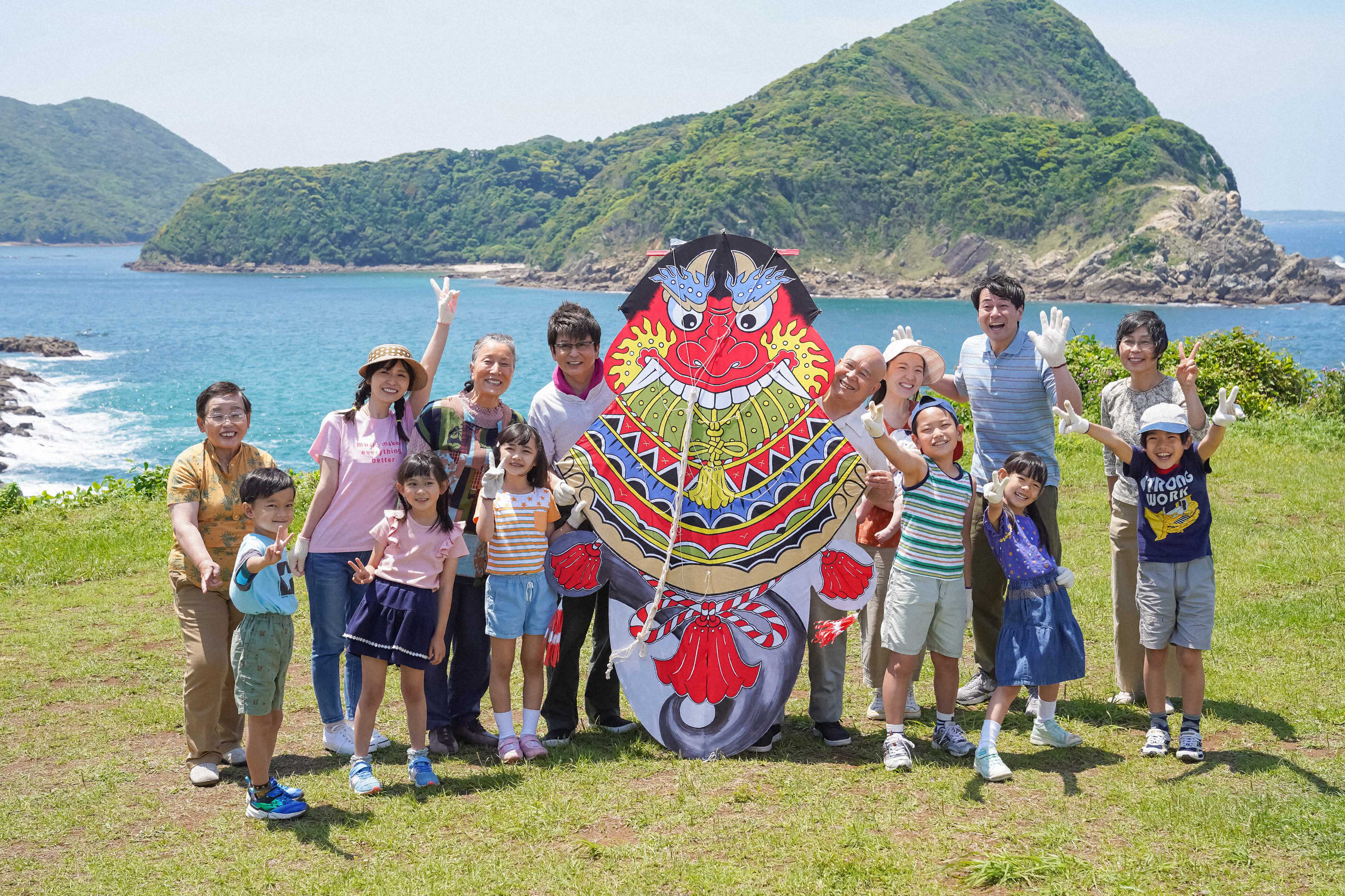 ＮＨＫ「舞いあがれ！」ばらもん凧の集合写真を朝ドラファン絶賛「尊い」「９０年代っぽさにこだわり感じる」「一枚いくら？」 - イザ！