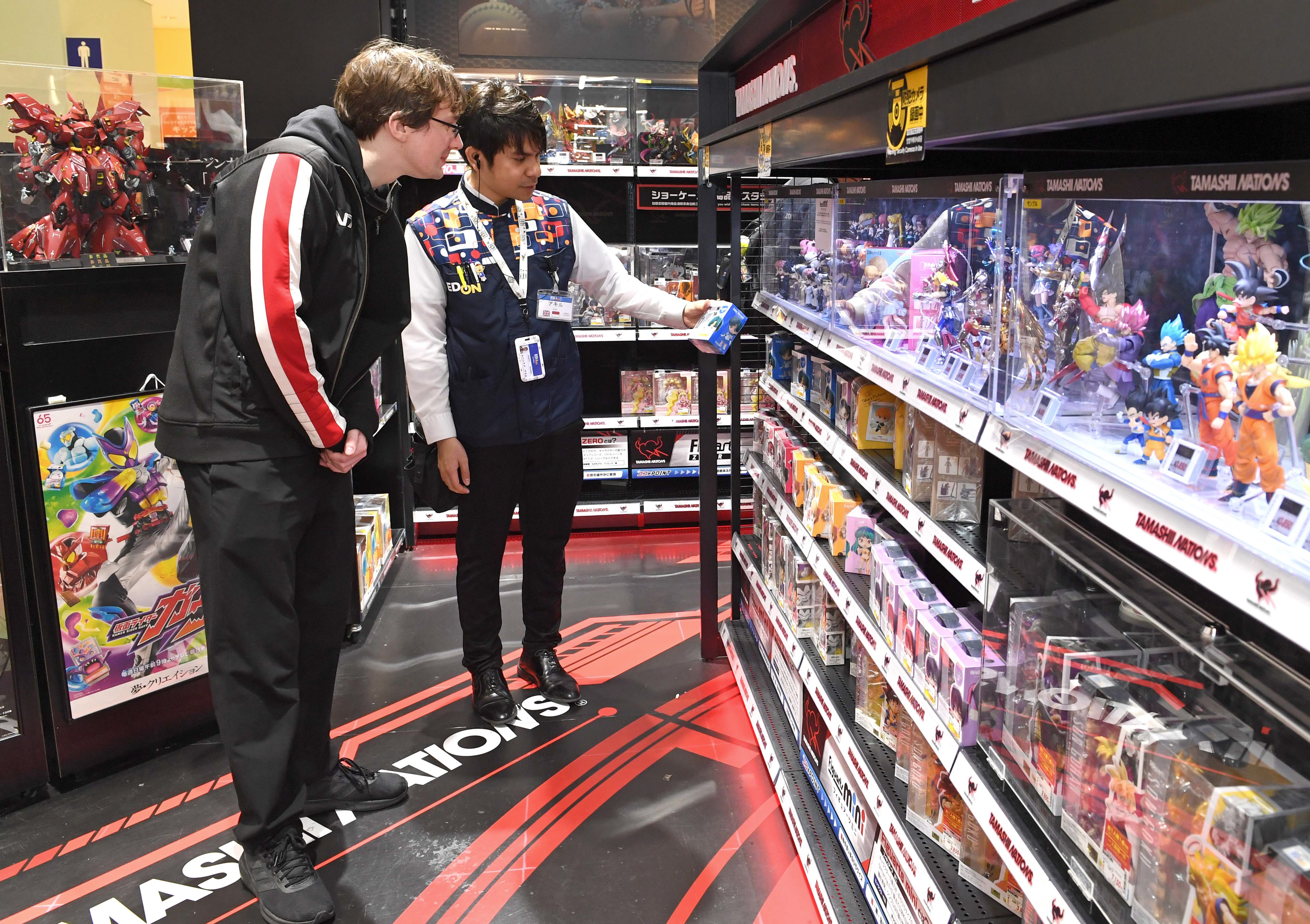 文具もお酒も…家電だけでない「買い物観光」 エディオン、訪日客を多