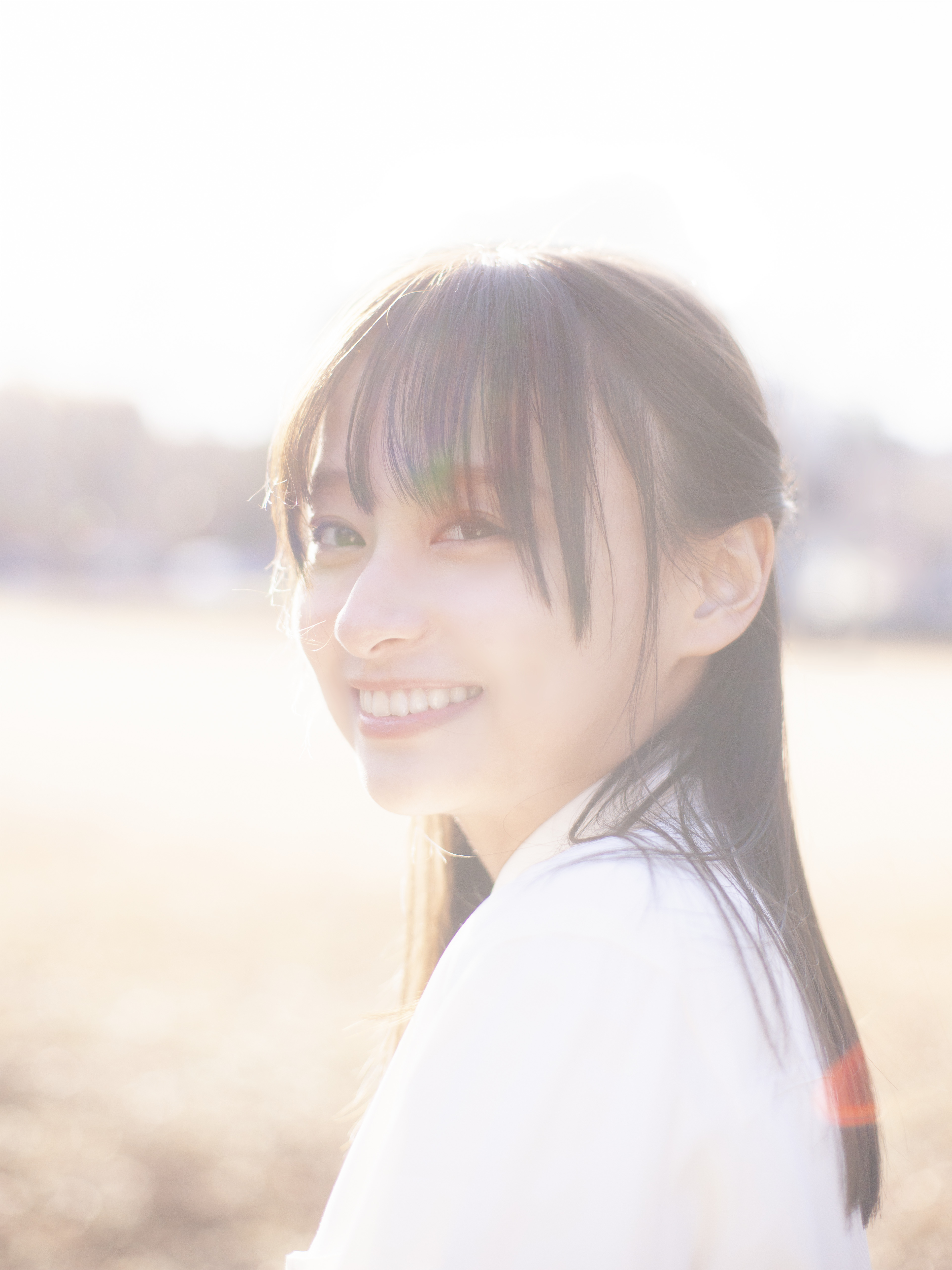 日向坂４６影山優佳が初ソロ写真集 「感謝の気持ちを伝えられる温かい作品」 - サンスポ