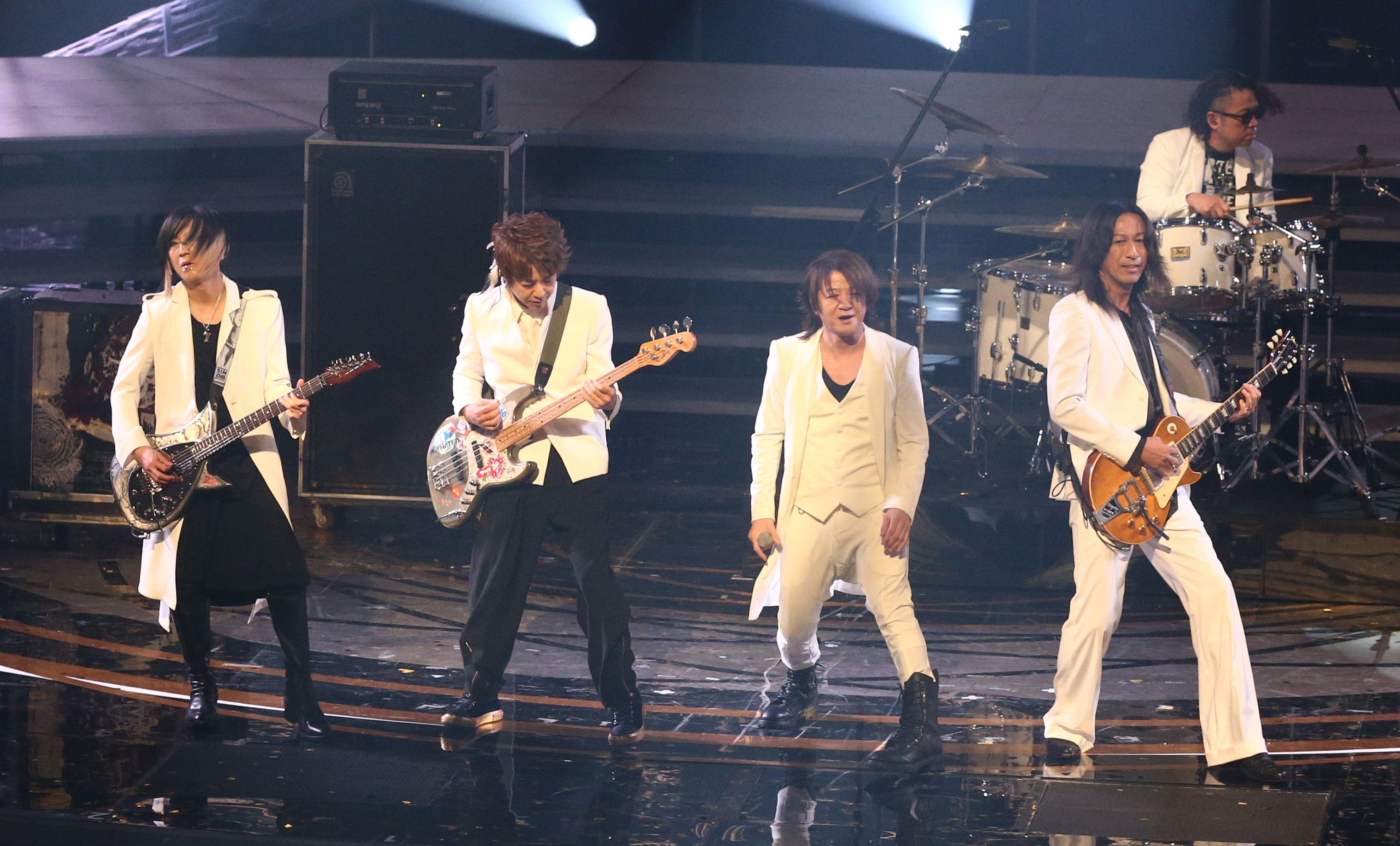 紅白速報⑥GLAY25年ぶり紅白で「誘惑」、坂本冬美さんは一人一人と