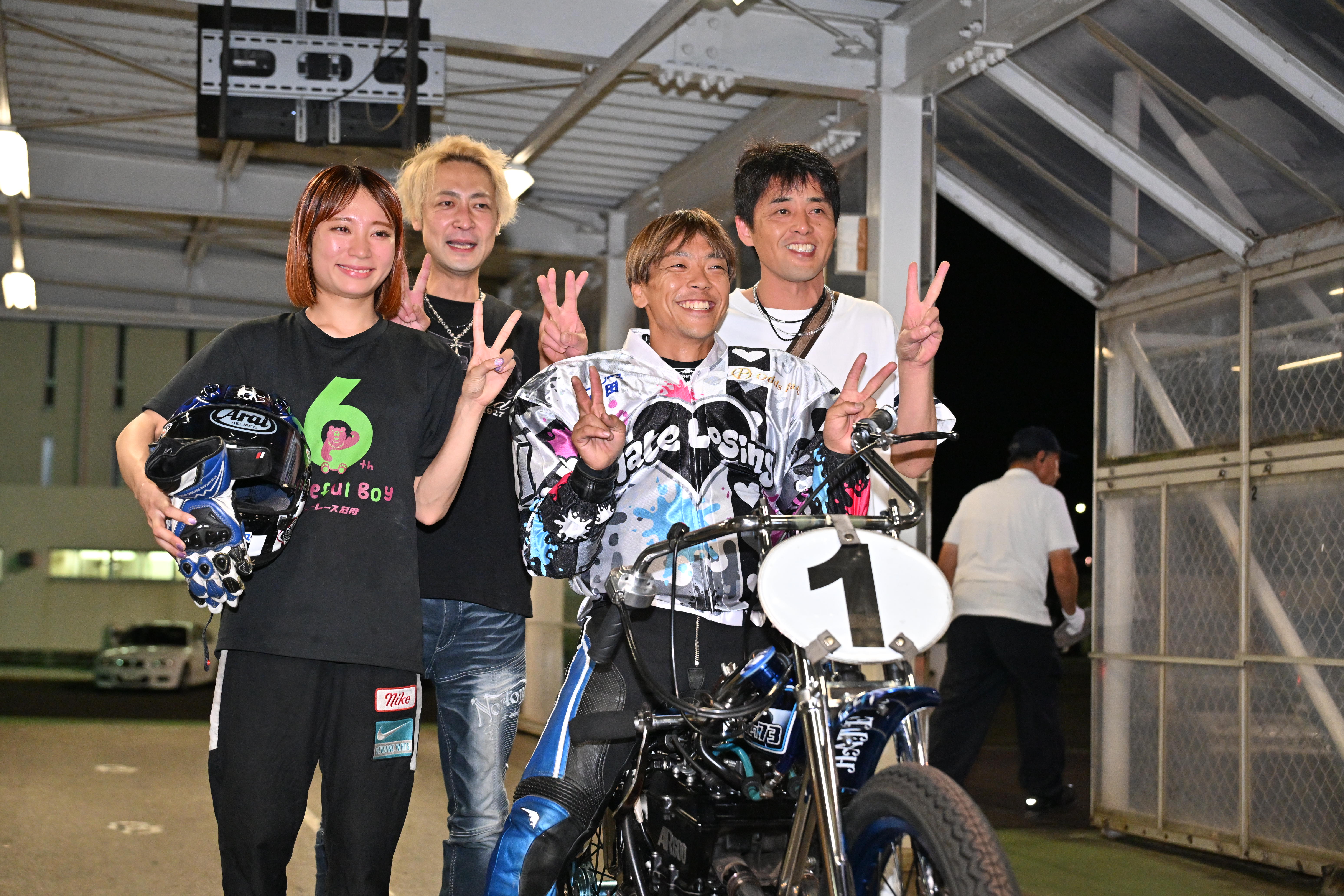 青山 □ゼロプレッシャードレススニーカー【ウイングチップ】【Slide Fit