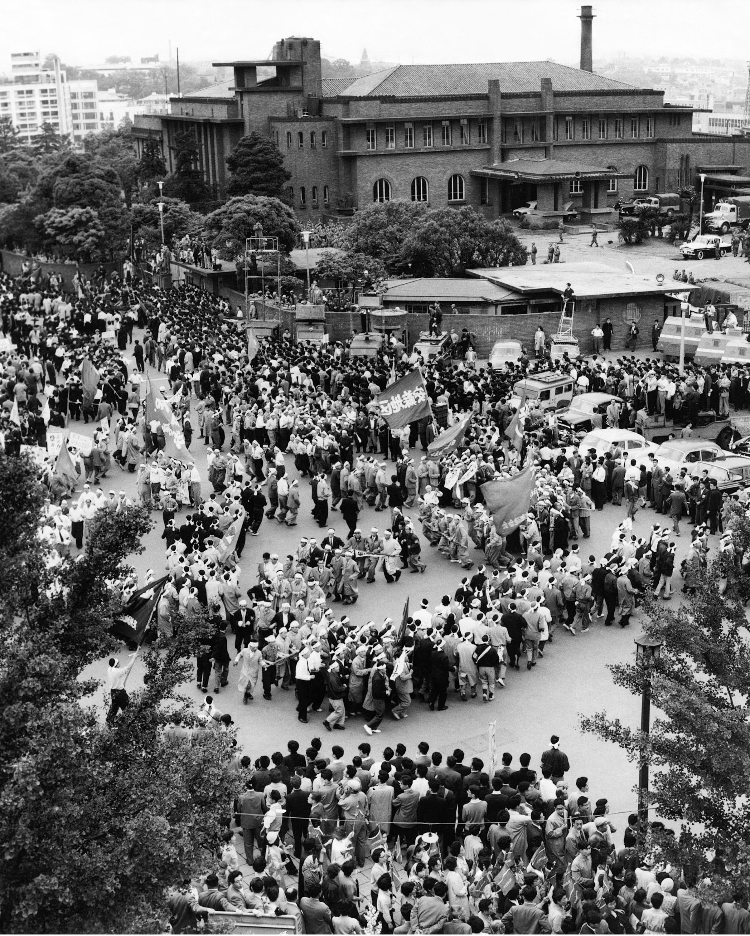祖国復帰運動の形変えた本土の安保闘争 「革命闘争」入り込む 沖縄平和