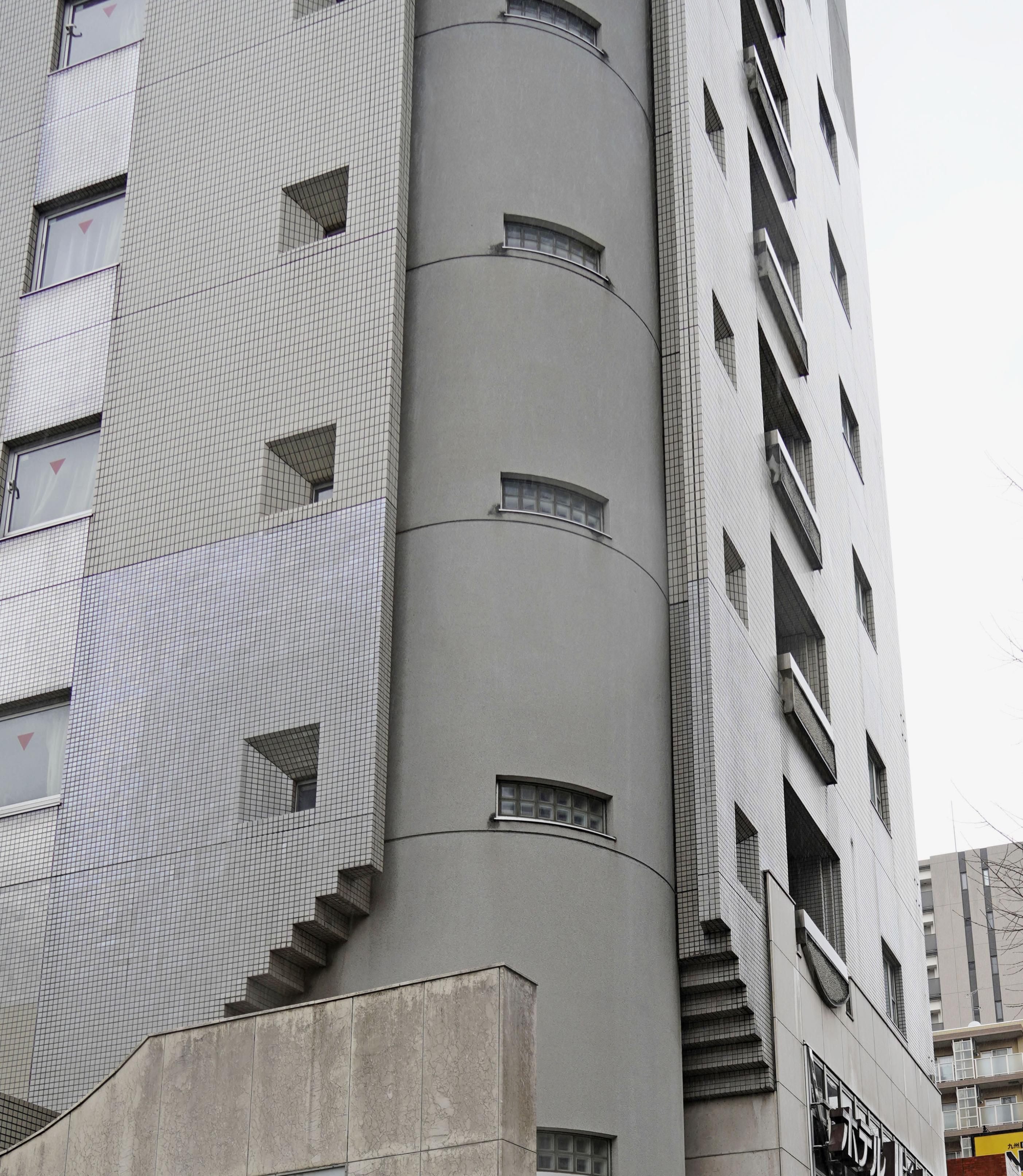福岡 市 博多 区 ホテル 飛び降り