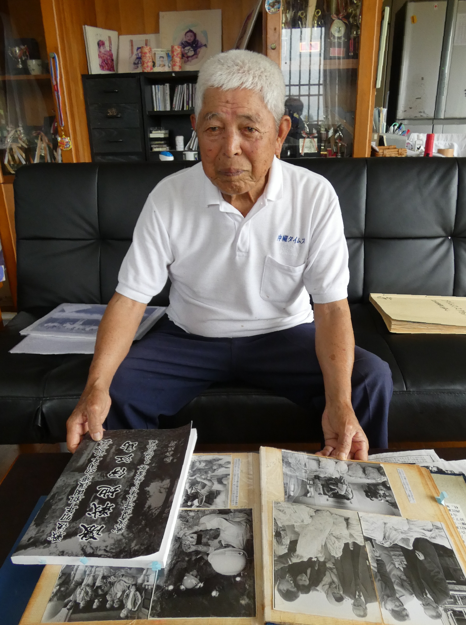 6日間で3500人亡くなった伊江島 民家庭先から衣装ケース5箱、20人分の