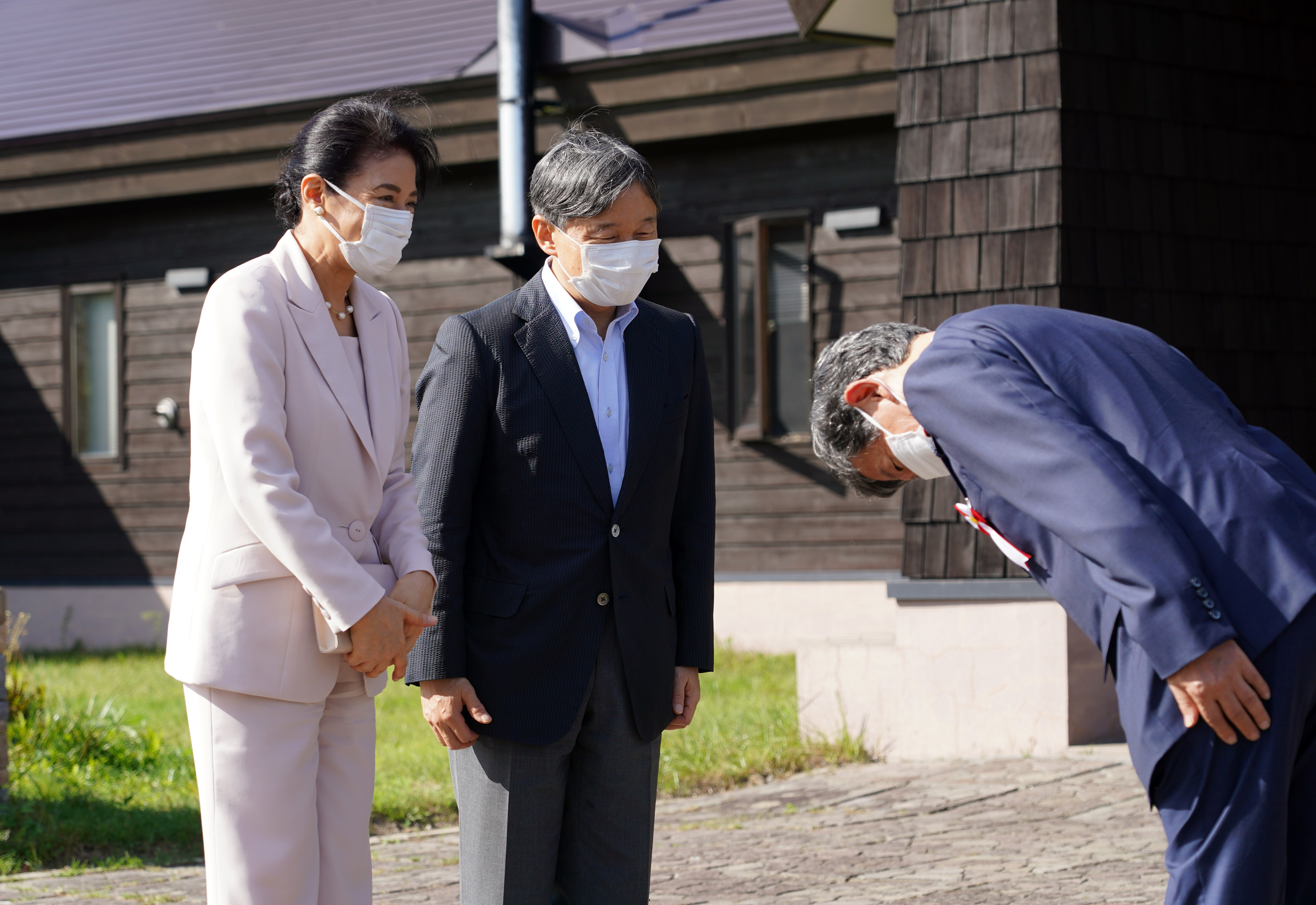 皇室ウイークリー】（８１３）天皇、皇后両陛下、カキ生産施設見学され