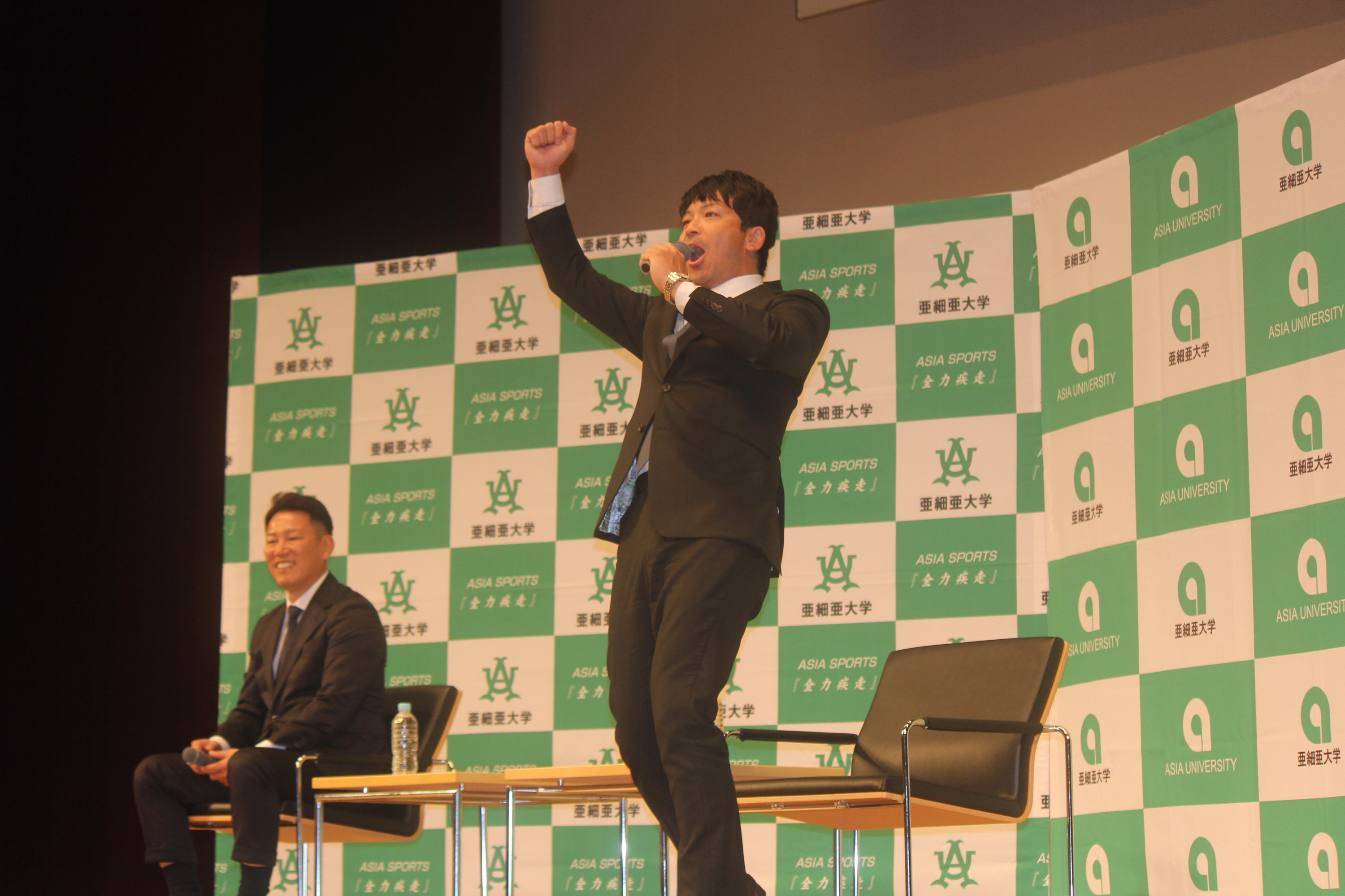 侍ジャパン・井端弘和監督、母校・亜大でWBC壮行会に登場「こうやって