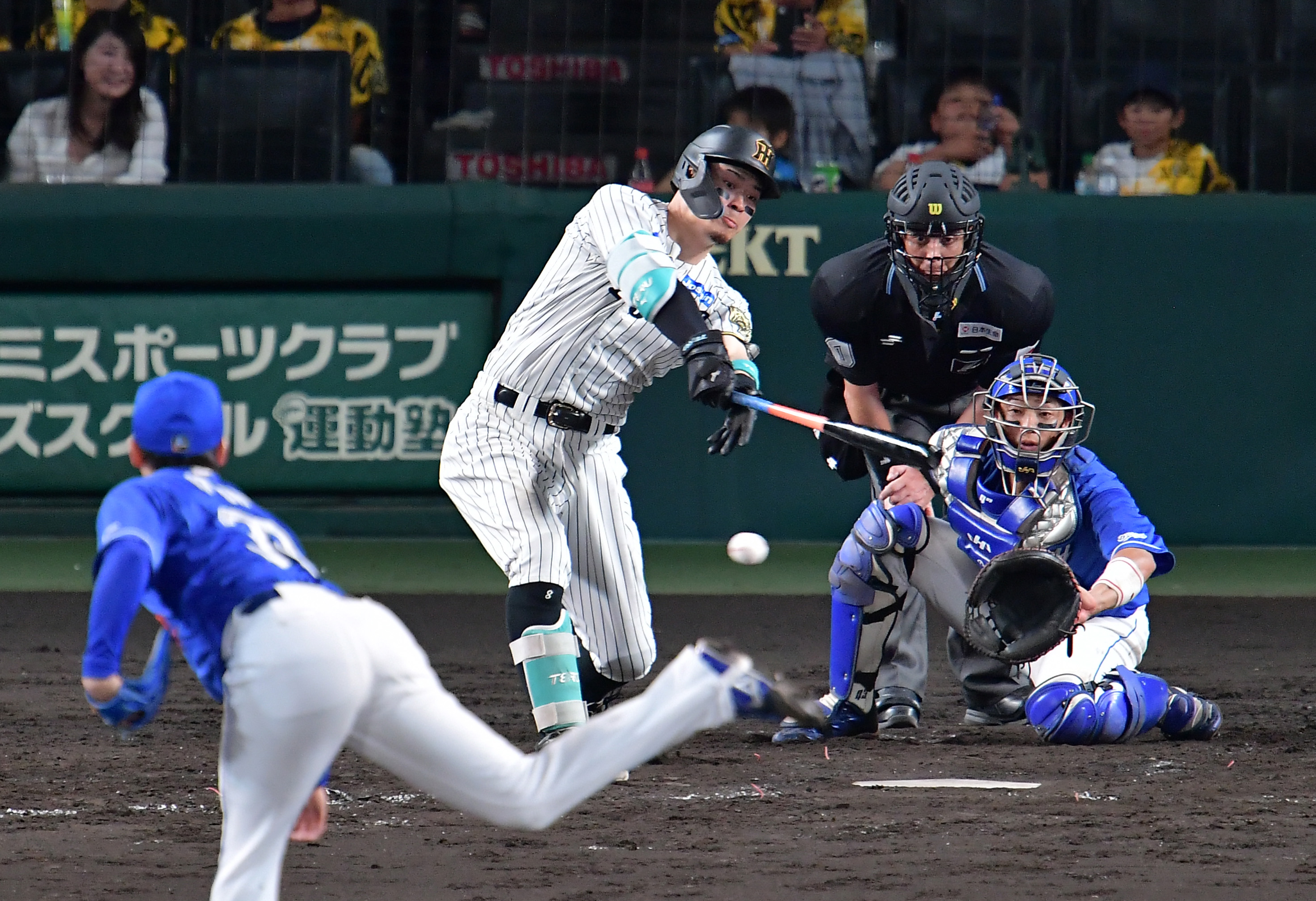 阪神・佐藤輝明、40号＆100打点に王手「あと『1』を達成できるように